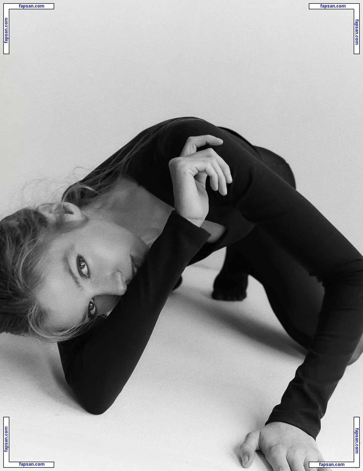 Stella Maxwell nude photo #3167 from OnlyFans