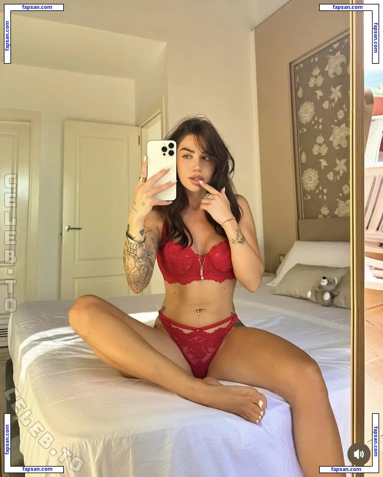 Stella Tinebra nude photo #0003 from OnlyFans