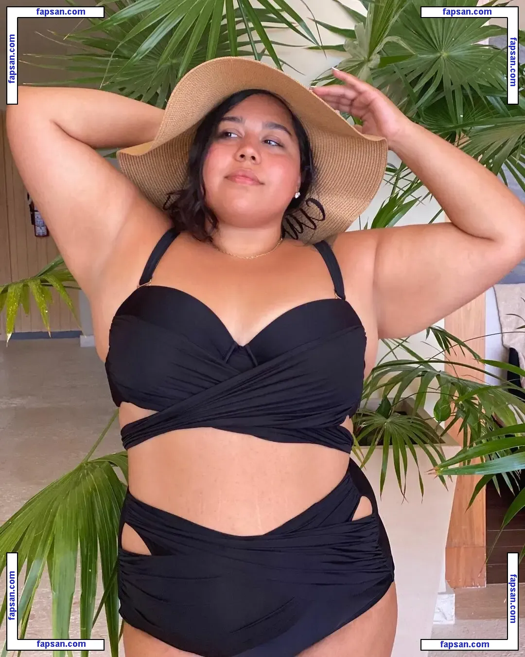 Stephanie Medina nude photo #0002 from OnlyFans