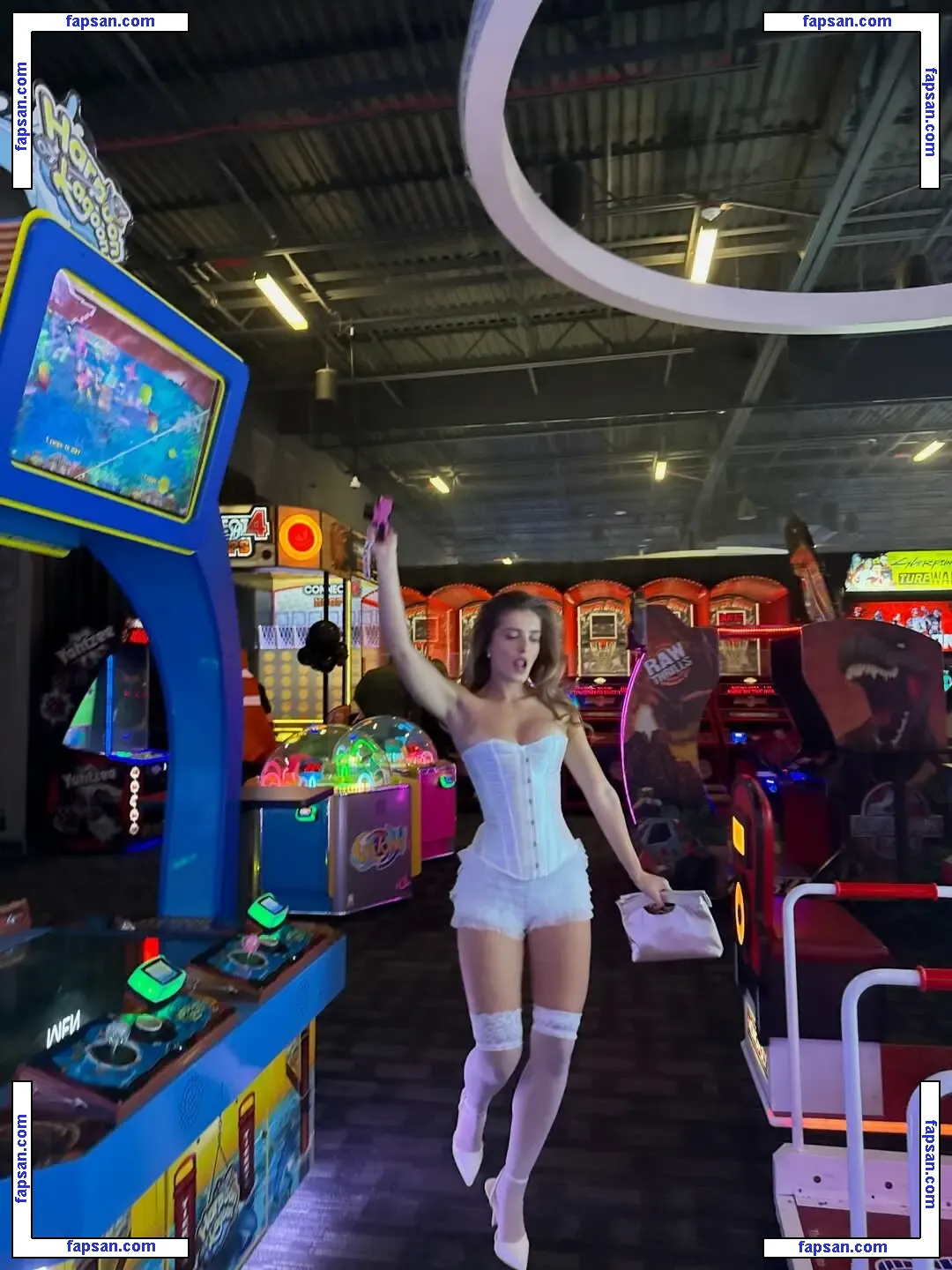 Stephanie Niles nude photo #0033 from OnlyFans