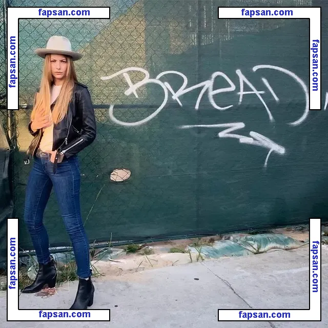 Stevie Wynne Levine nude photo #0022 from OnlyFans