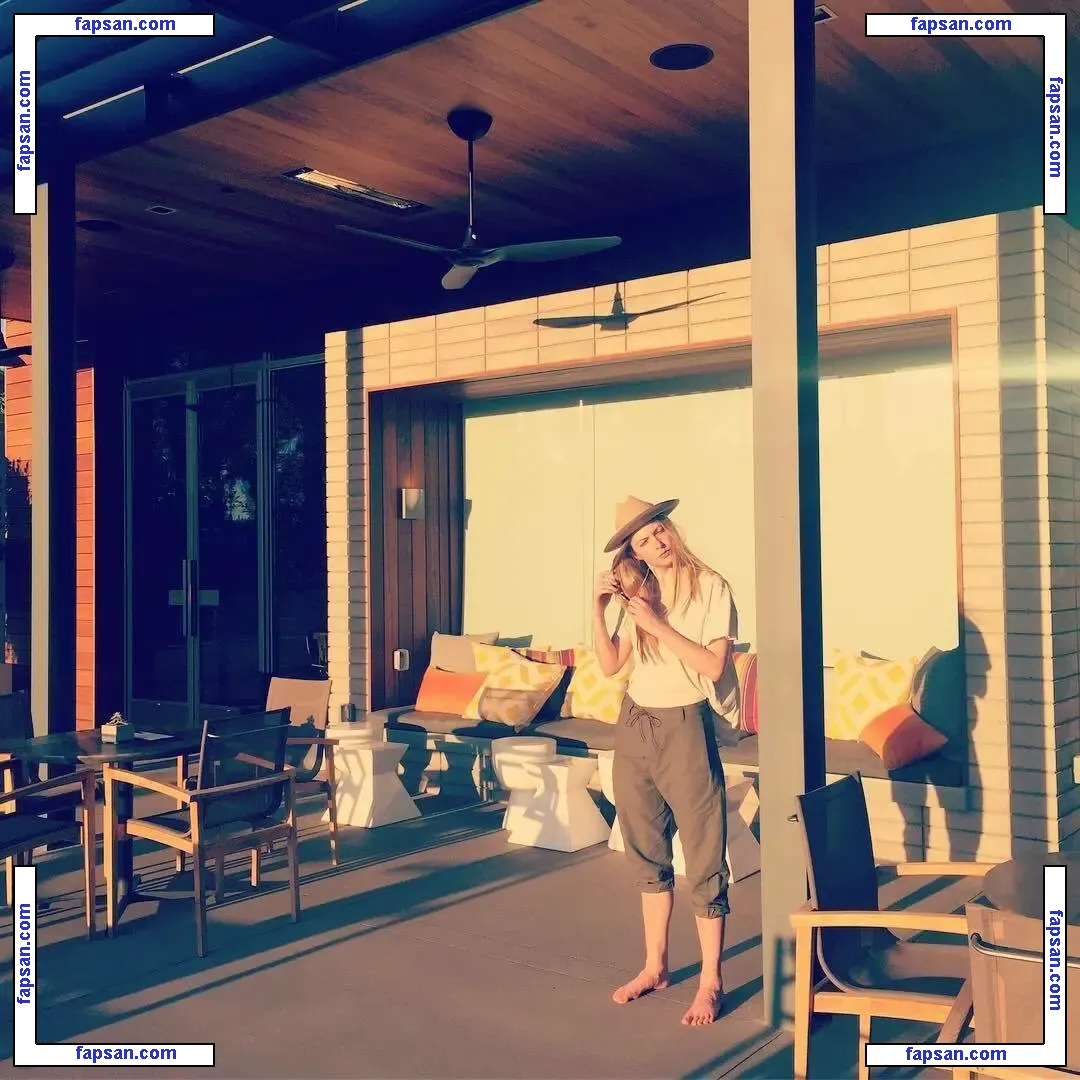 Stevie Wynne Levine nude photo #0042 from OnlyFans