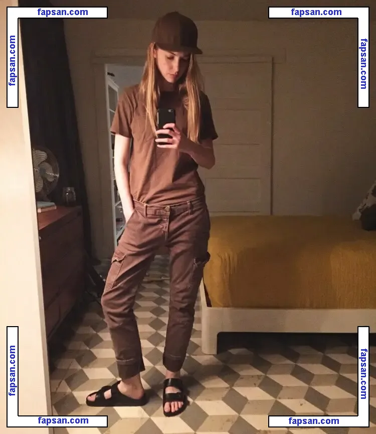 Stevie Wynne Levine nude photo #0043 from OnlyFans