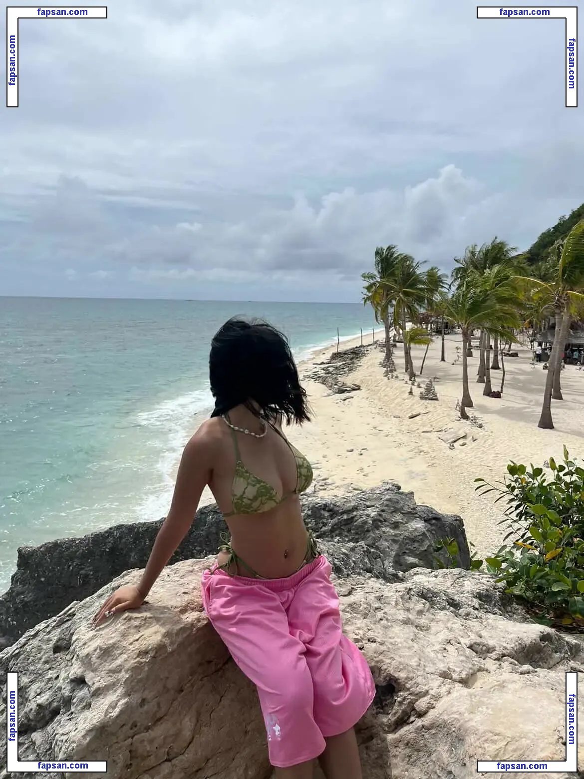 stiwaberi nude photo #0024 from OnlyFans