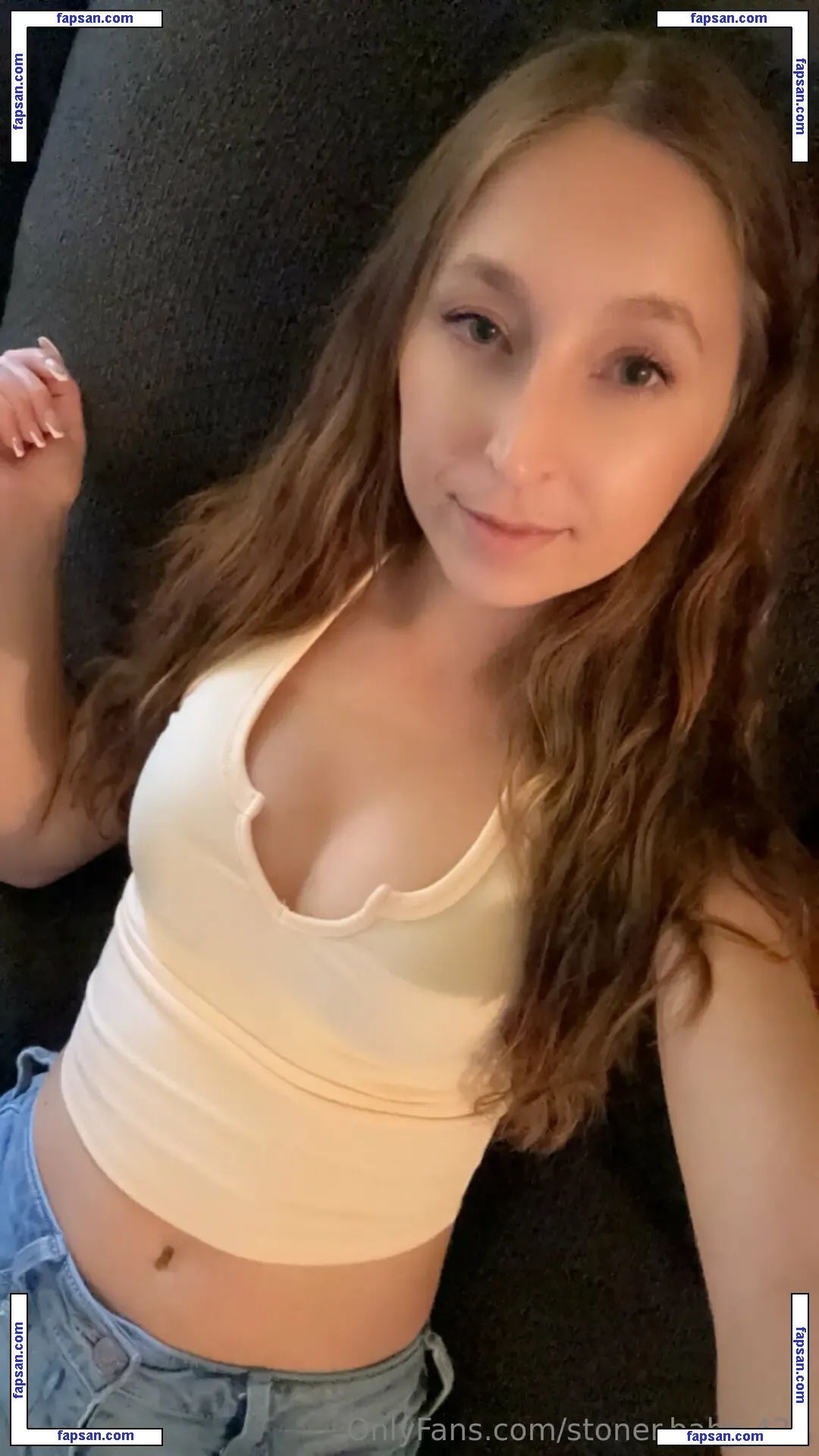 stoner.babe.420 nude photo #0011 from OnlyFans