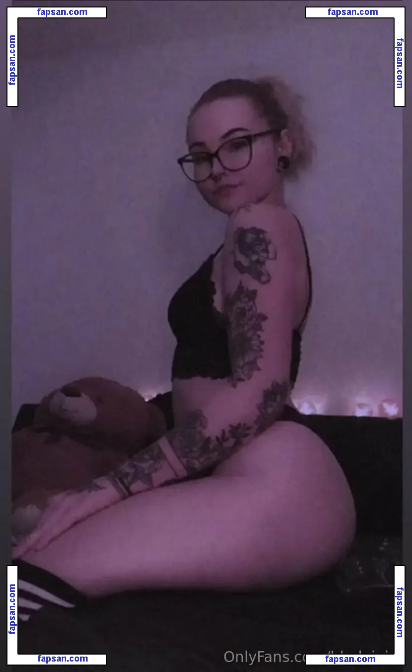 strawberrymei nude photo #0007 from OnlyFans