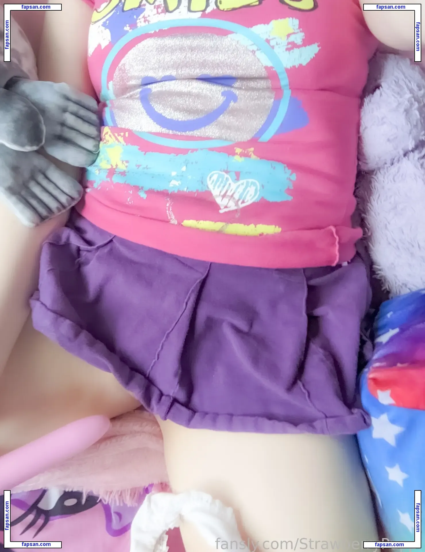 StrawberryPuppi nude photo #0004 from OnlyFans