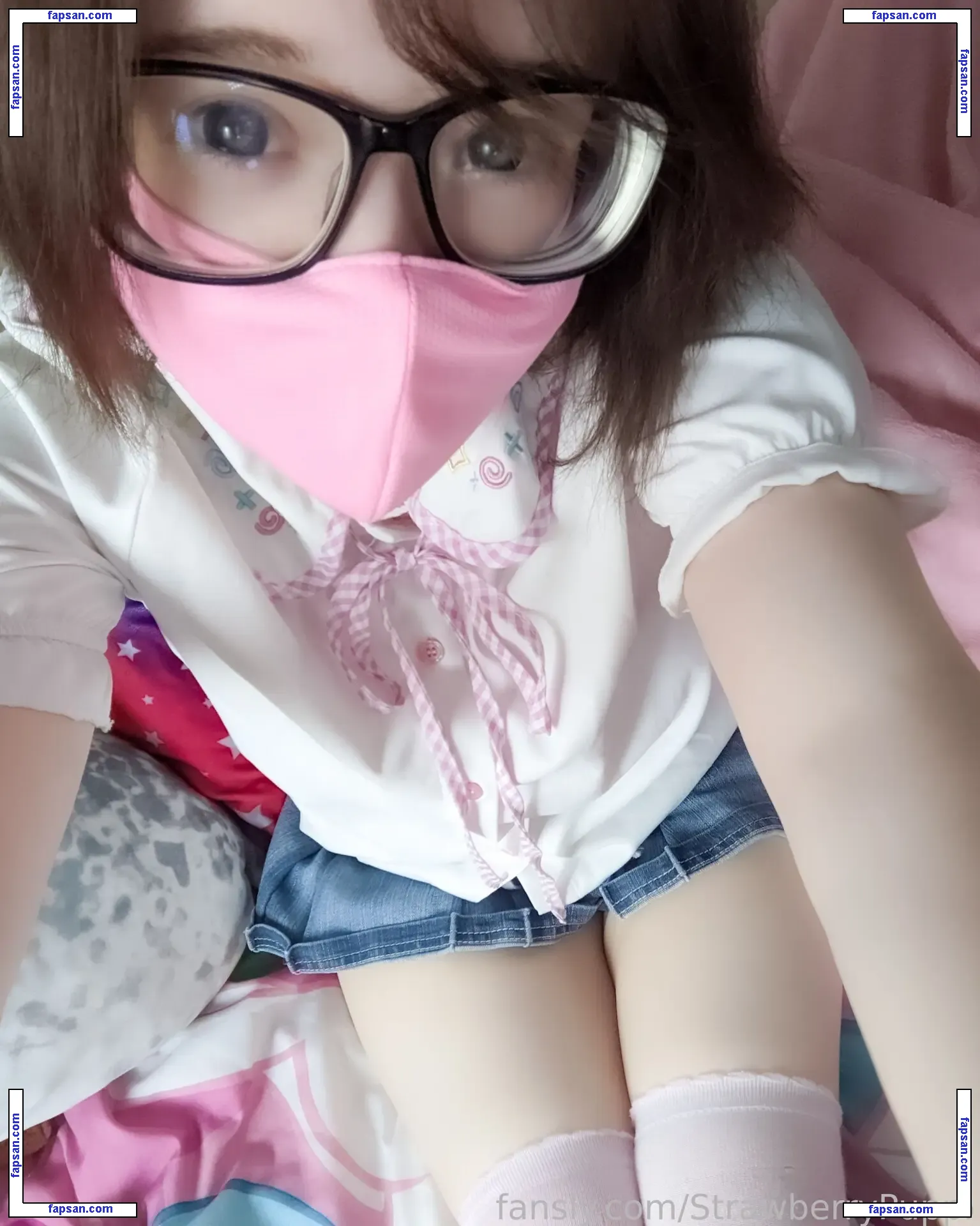 StrawberryPuppi nude photo #0005 from OnlyFans