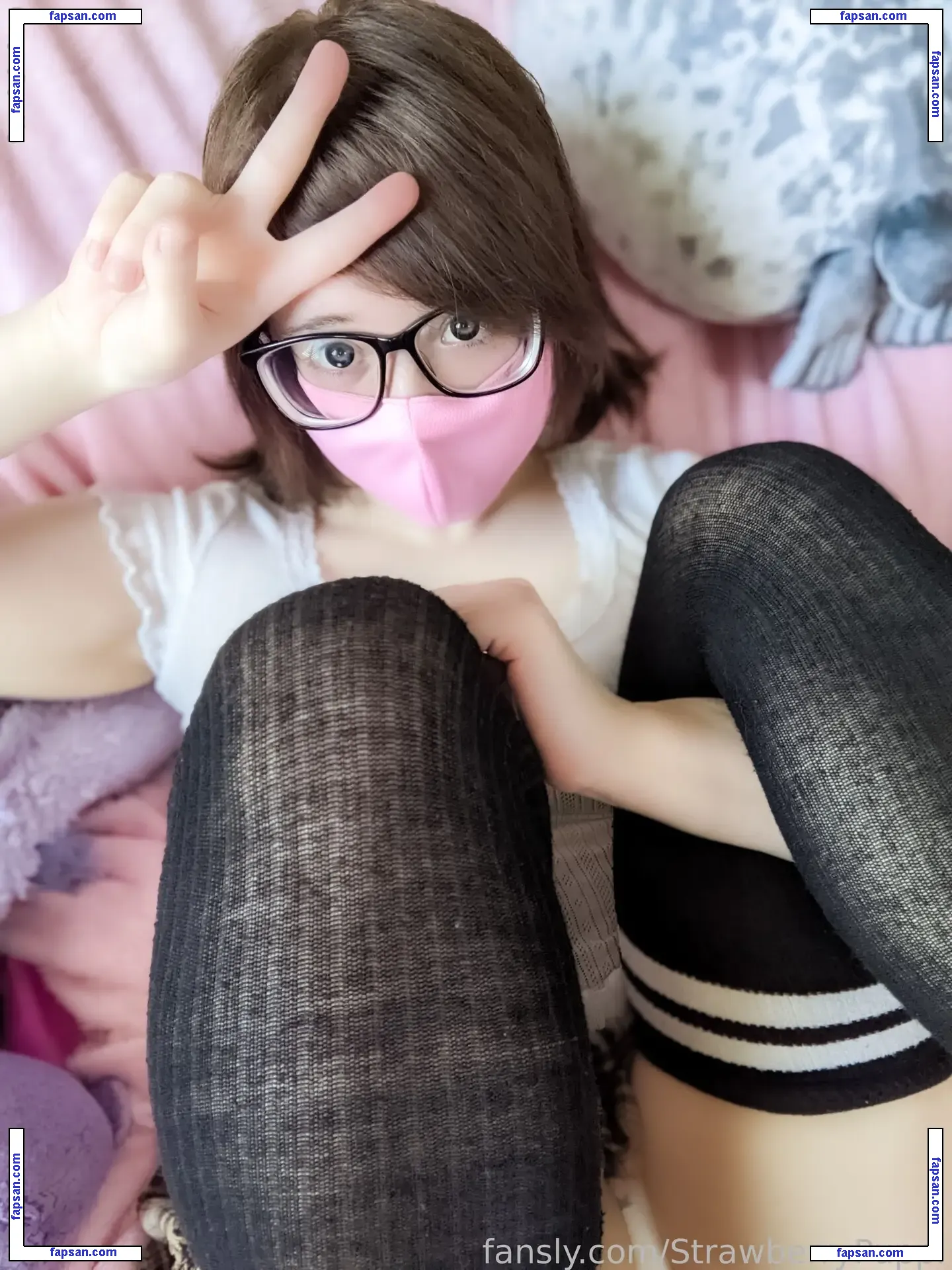 StrawberryPuppi nude photo #0014 from OnlyFans