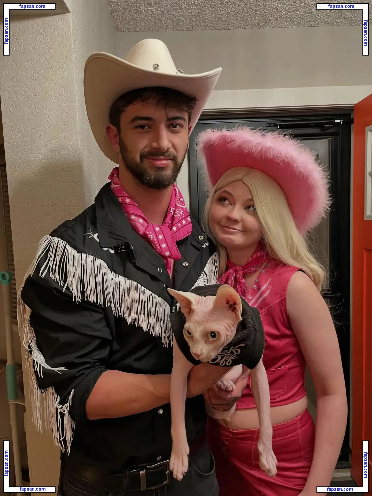 strawwberrymillkk голая фото #0001 с Онлифанс