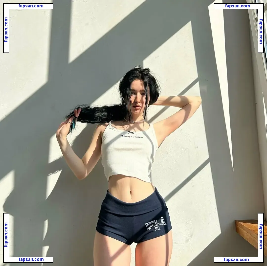 stttive голая фото #0006 с Онлифанс