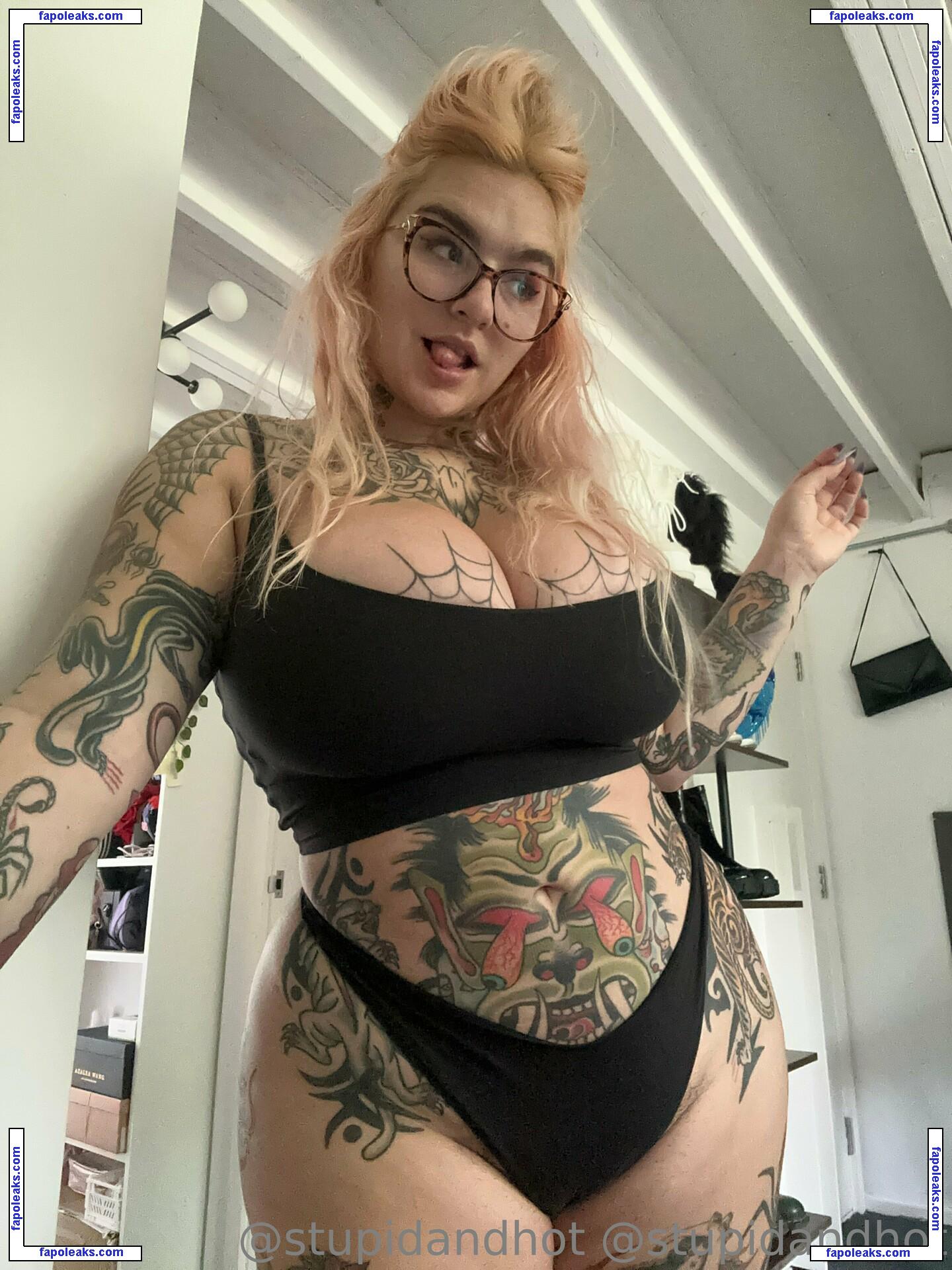 stupiderandhotter / krispypinaham nude photo #0004 from OnlyFans