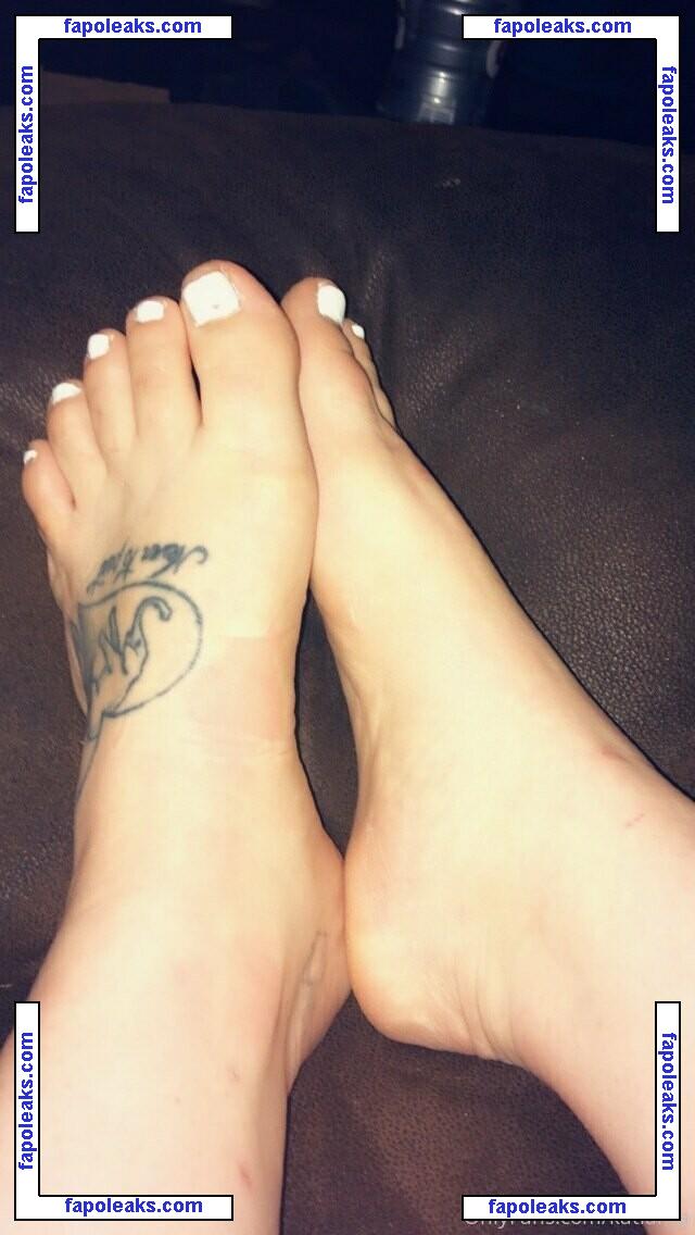 succmyfckintoes / kjsscsaddjct nude photo #0023 from OnlyFans