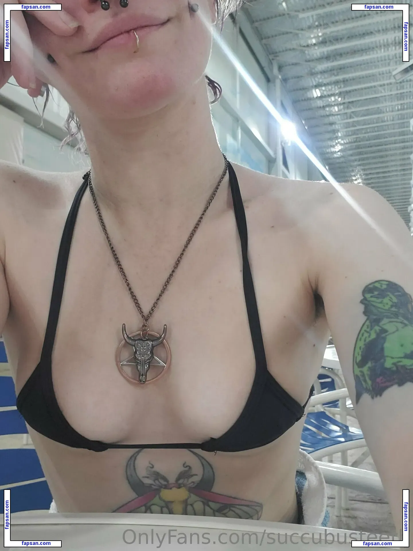 succubusteeth nude photo #0005 from OnlyFans