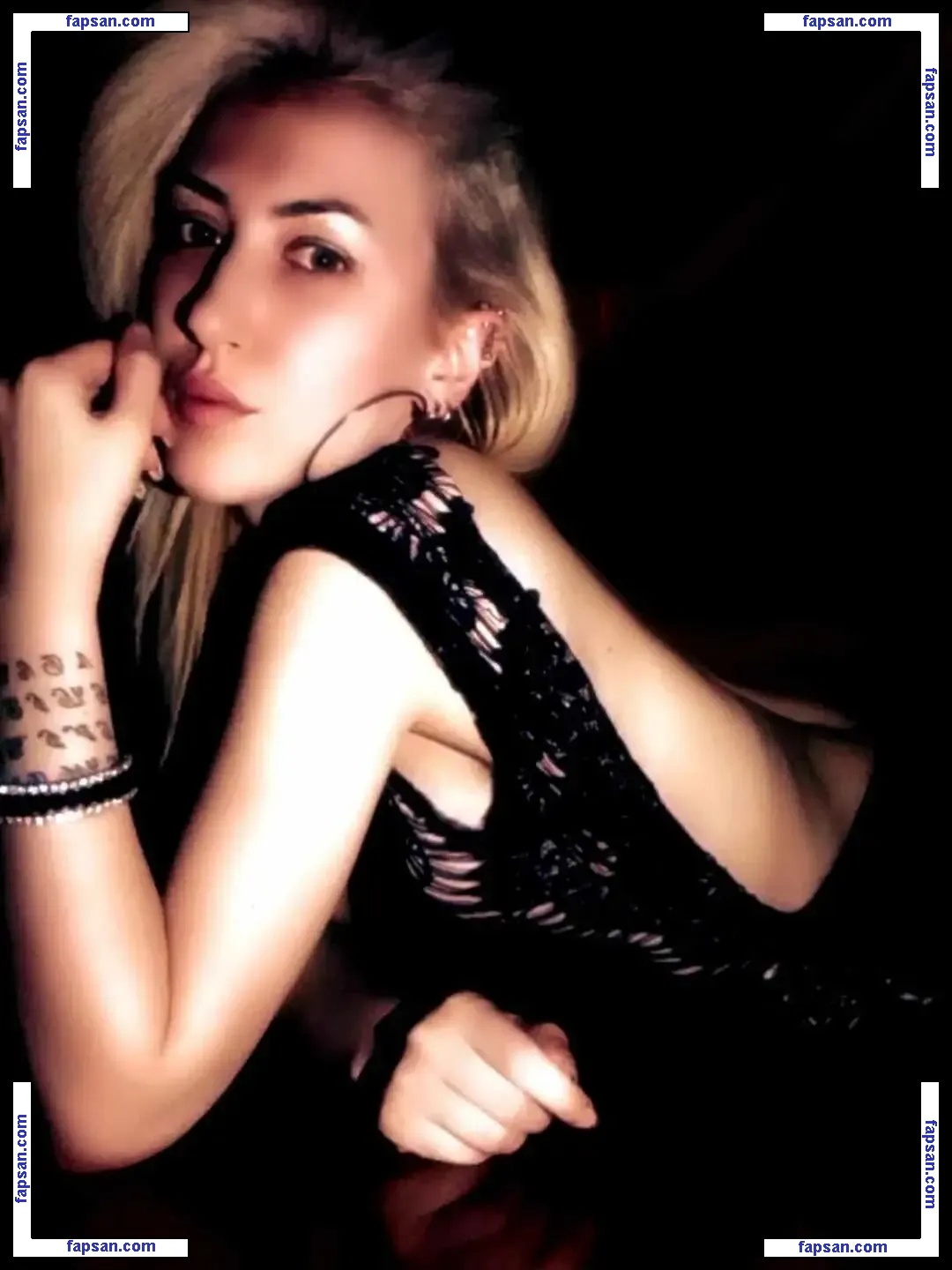 Suela Pahija голая фото #0035 с Онлифанс