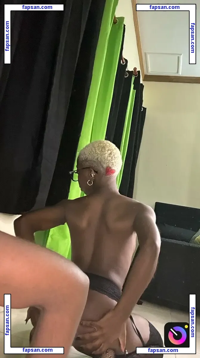 suga.antz голая фото #0004 с Онлифанс