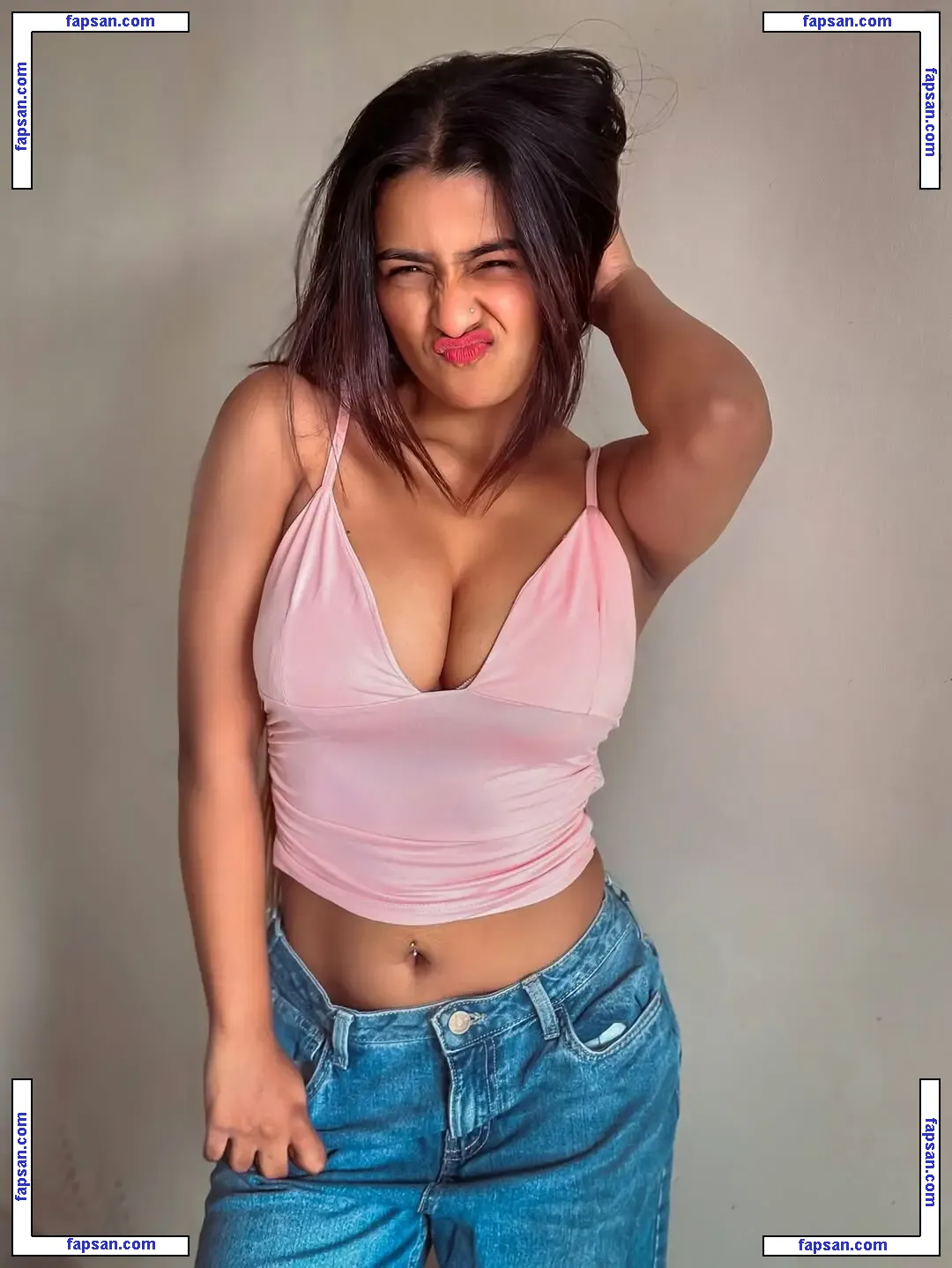 Suhana Khan голая фото #0185 с Онлифанс