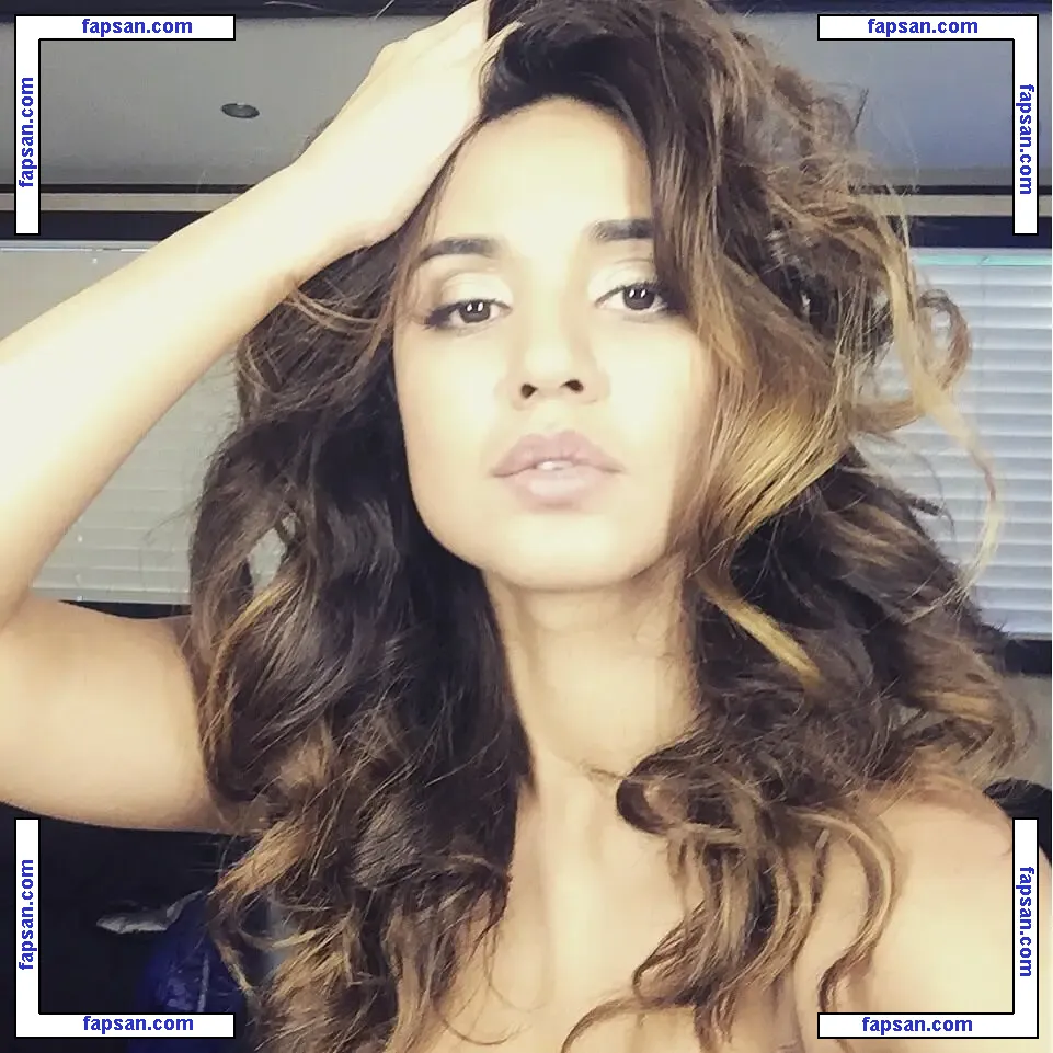 Summer Bishil nude photo #0069 from OnlyFans