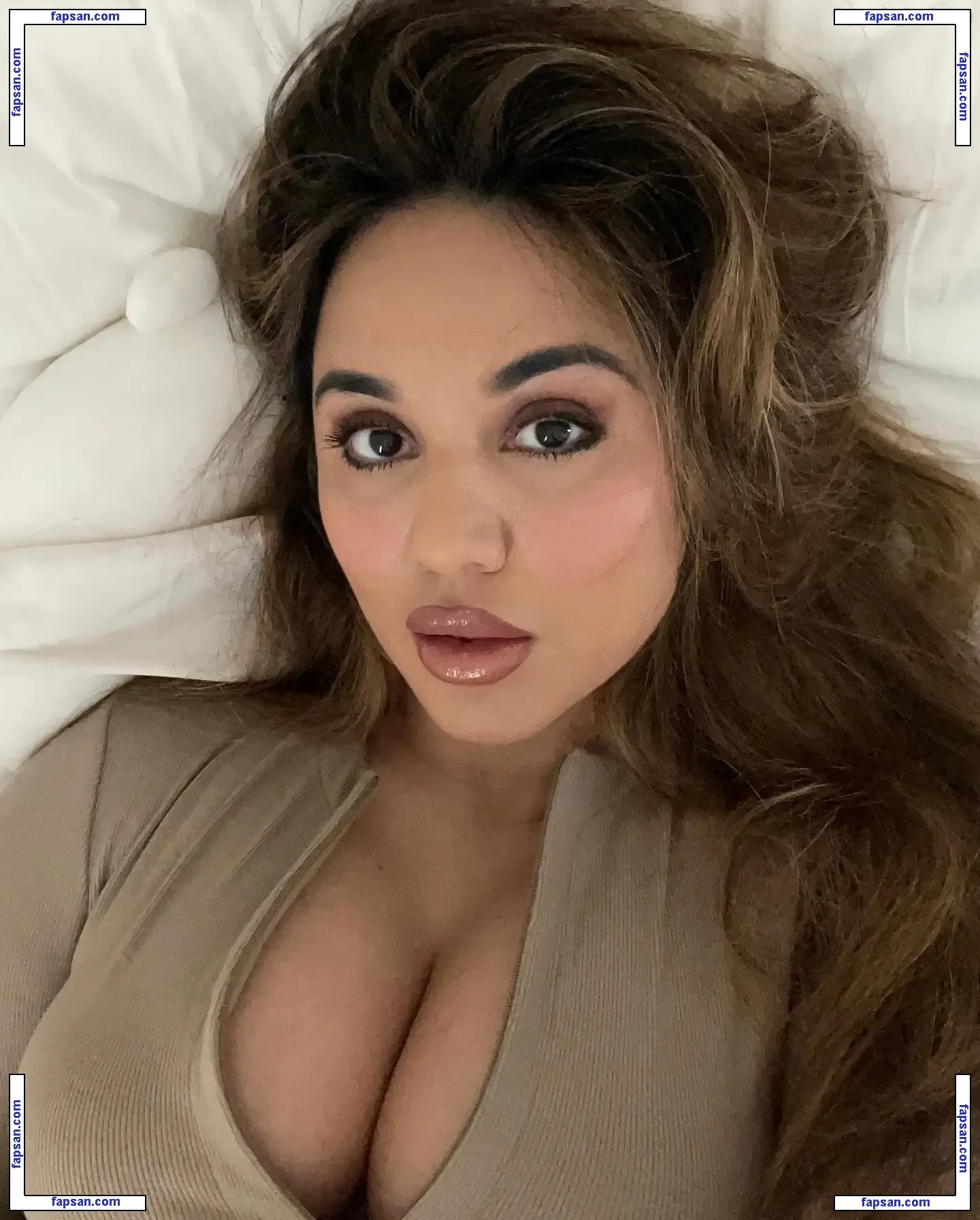 Summer Bishil nude photo #0071 from OnlyFans