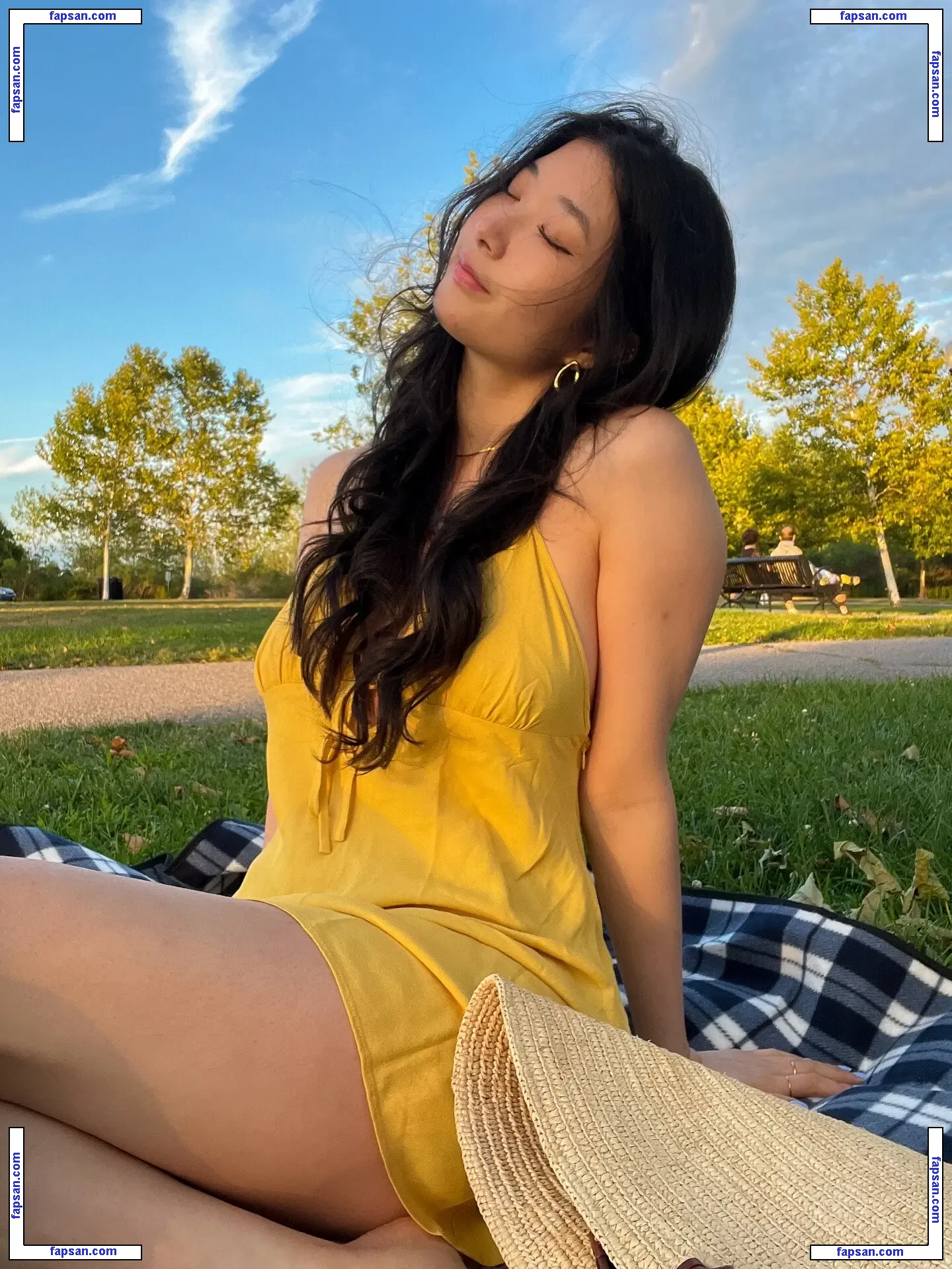 Sunnyliachoi голая фото #0001 с Онлифанс