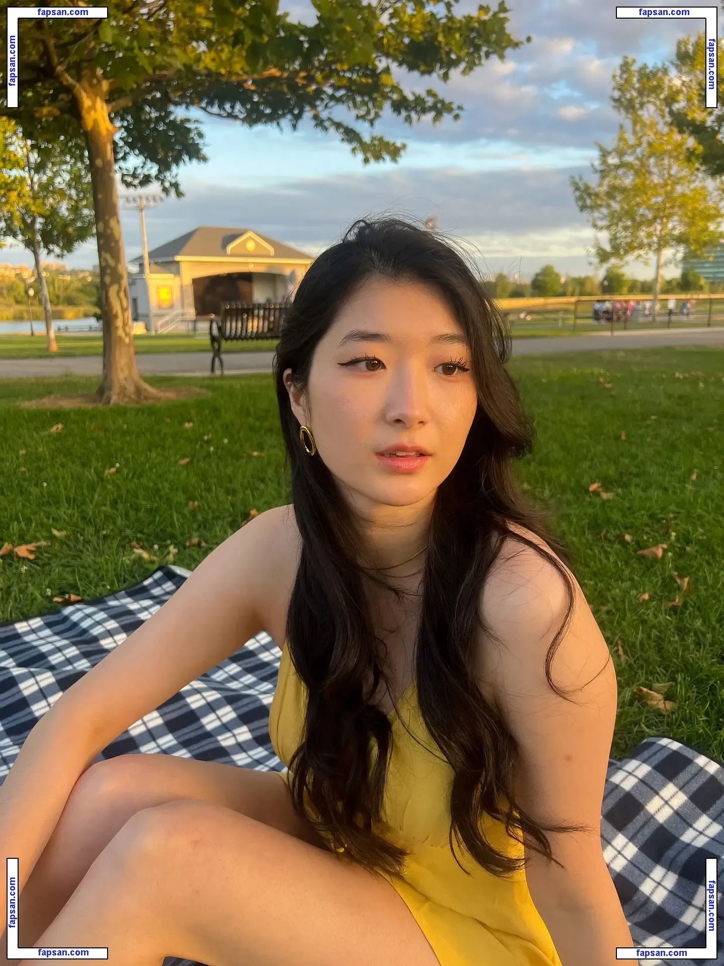 Sunnyliachoi голая фото #0003 с Онлифанс