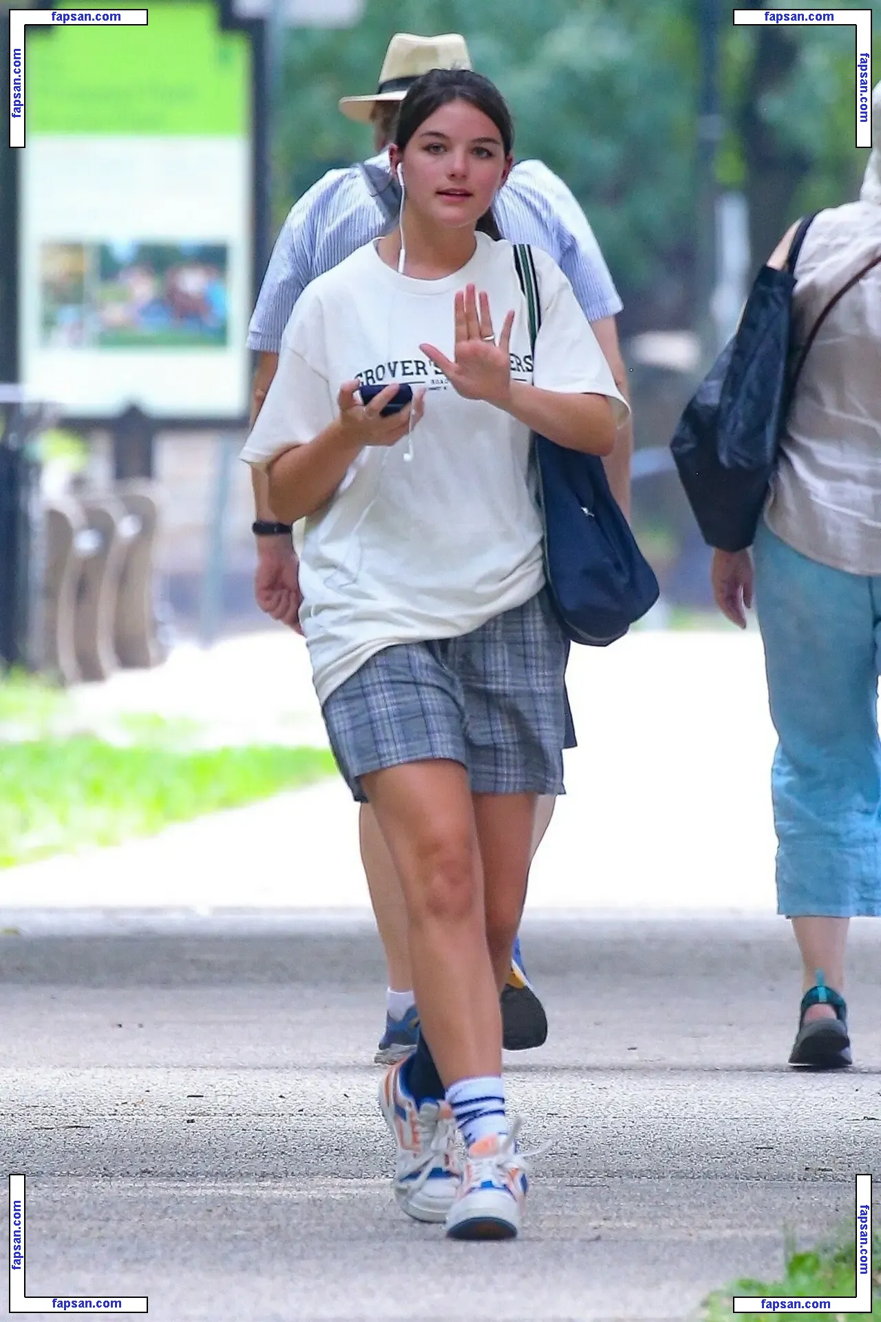 Suri Cruise nude photo #0068 from OnlyFans