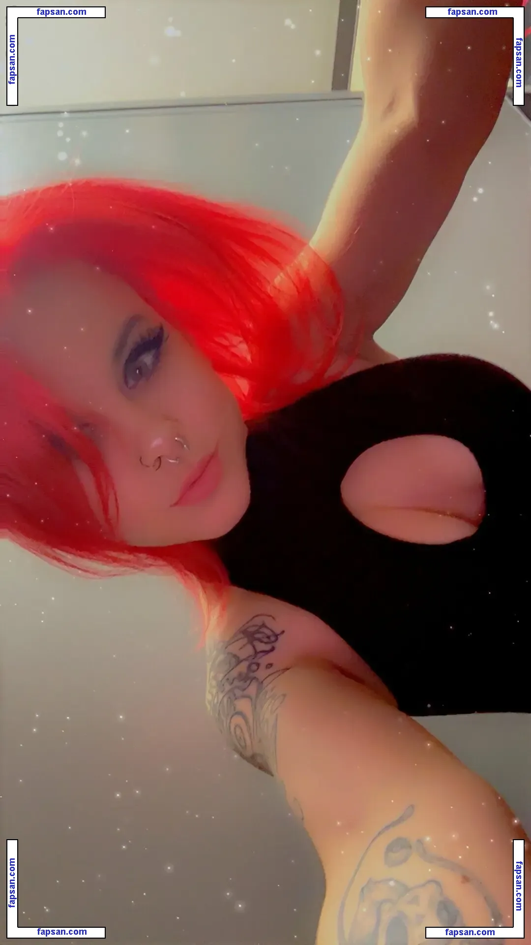 surrahella голая фото #0003 с Онлифанс