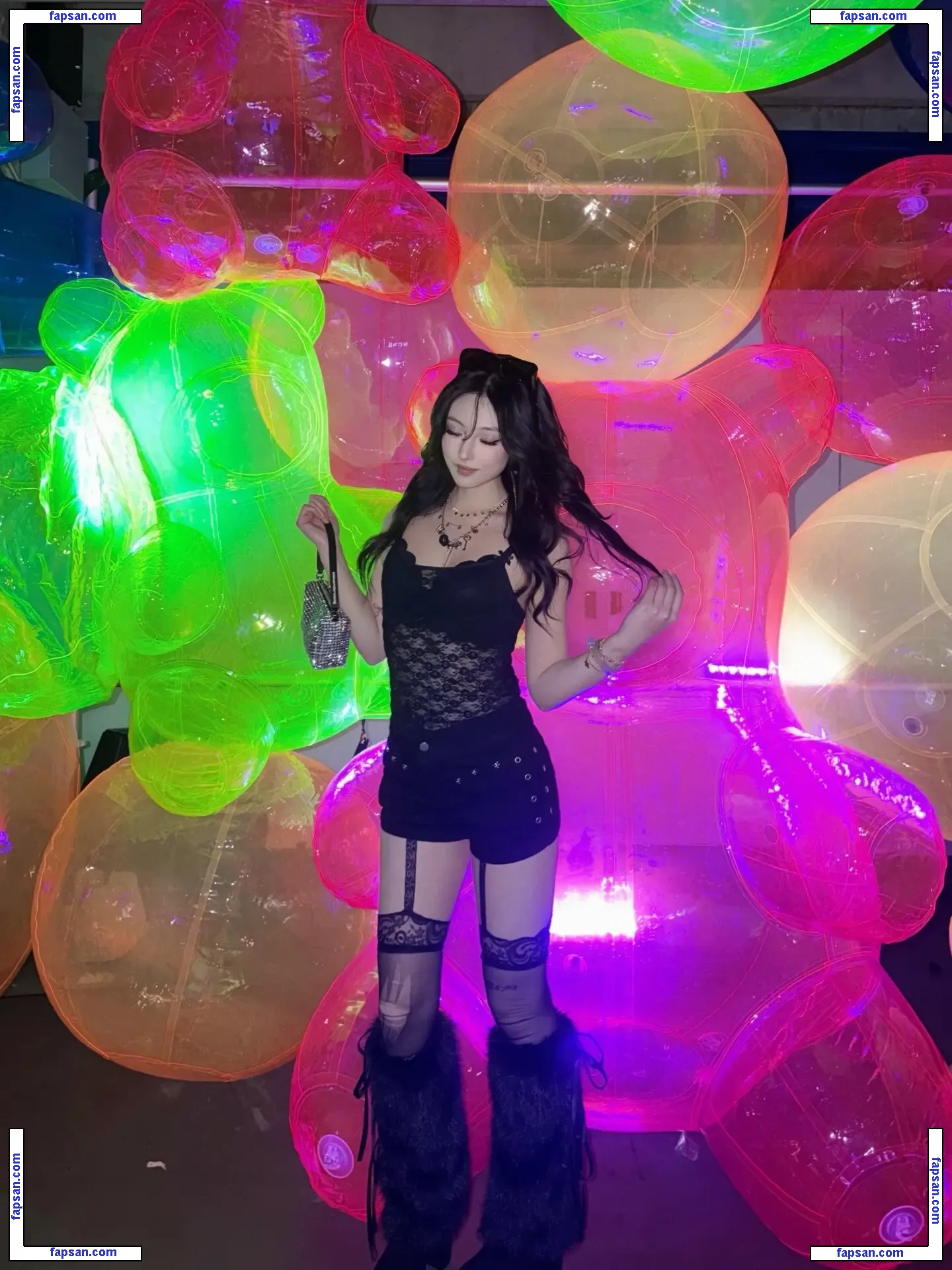 susansunn голая фото #0011 с Онлифанс