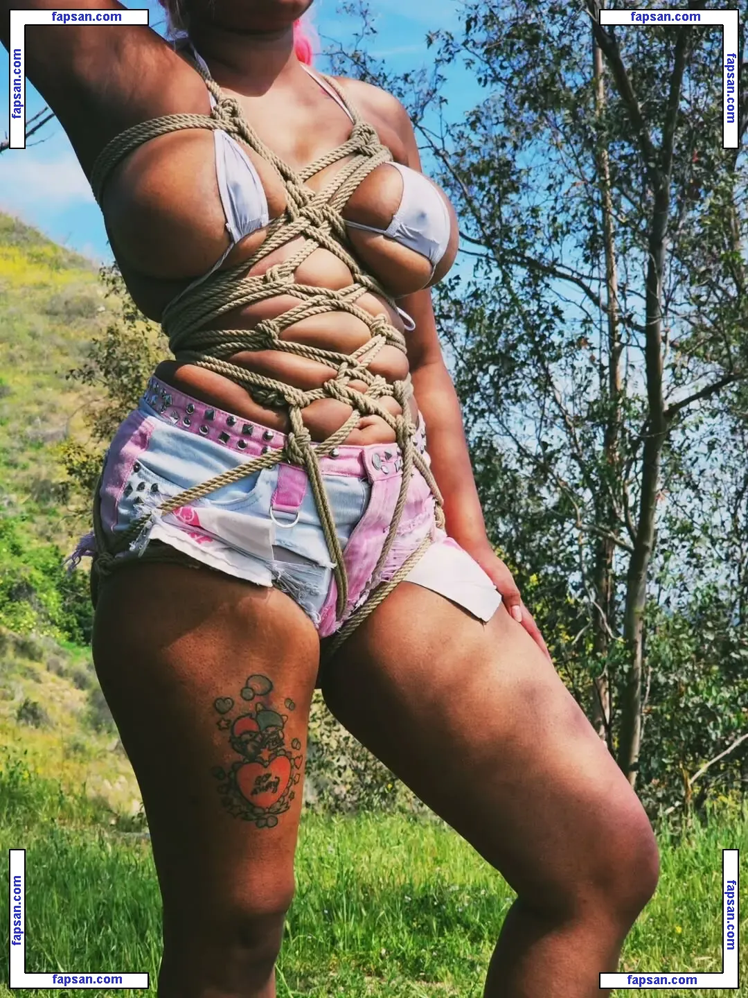 suuberrymxlk nude photo #0016 from OnlyFans