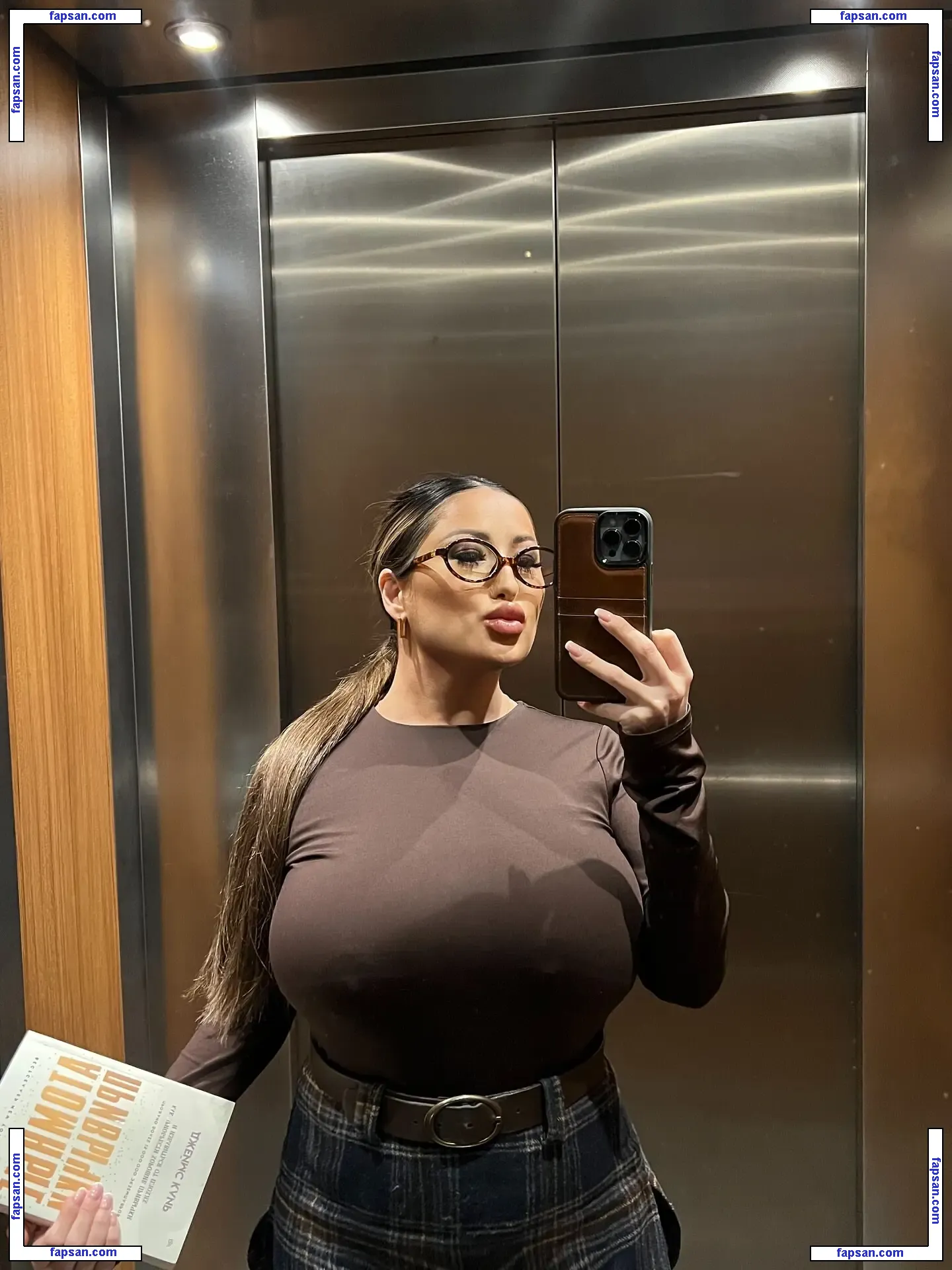 Suzannakurman nude photo #0001 from OnlyFans