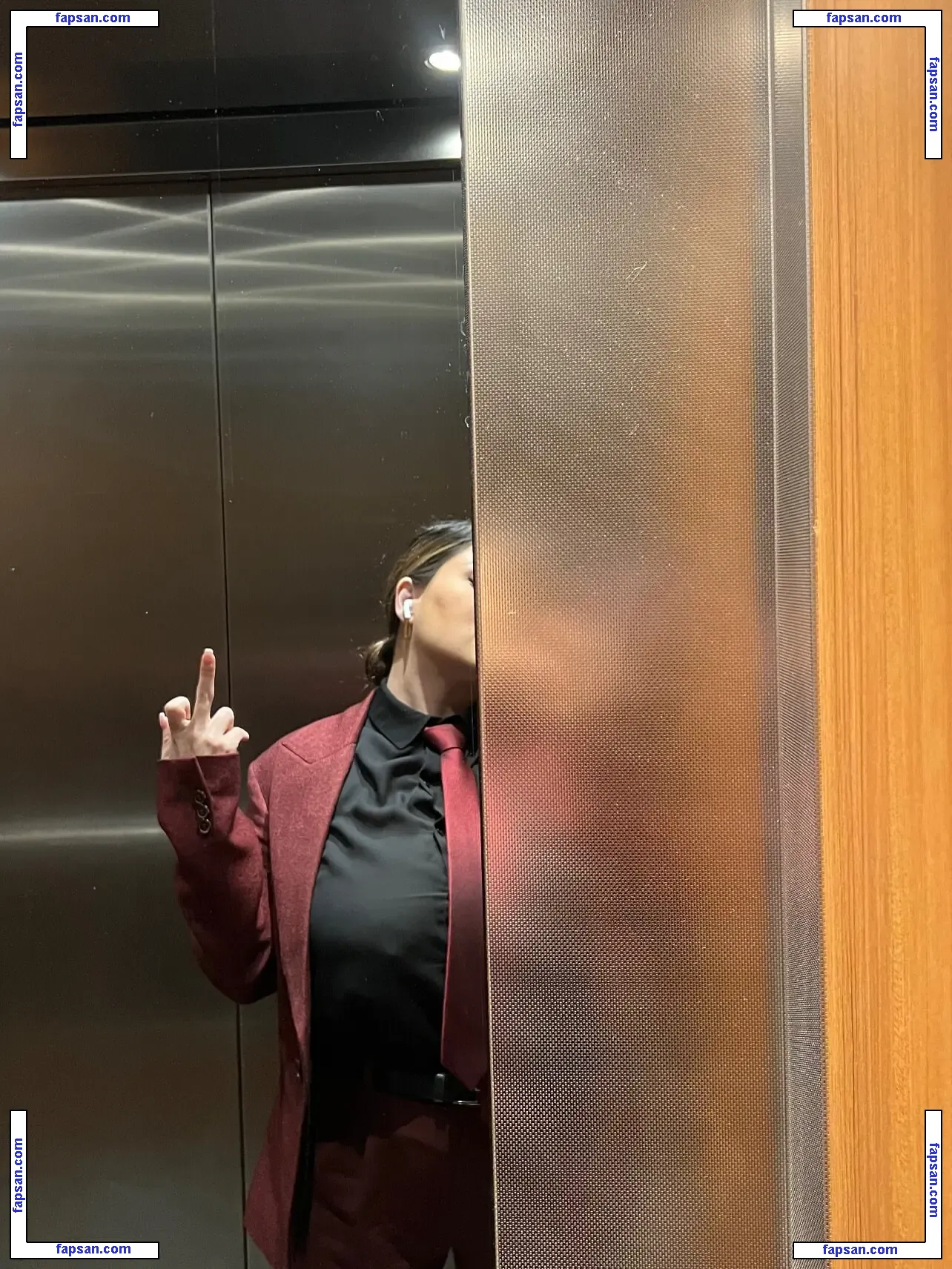 Suzannakurman nude photo #0008 from OnlyFans