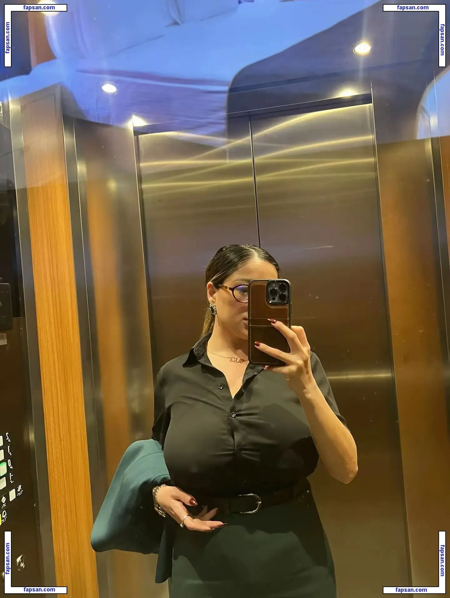 Suzannakurman nude photo #0009 from OnlyFans