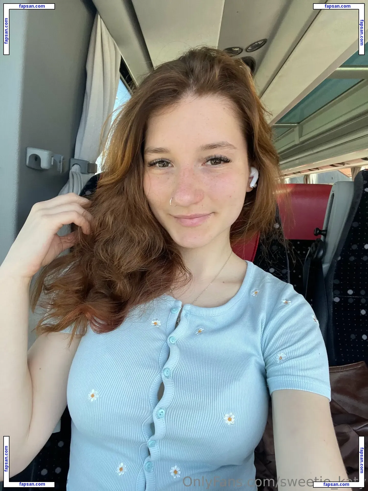 sweetie_katy nude photo #0002 from OnlyFans