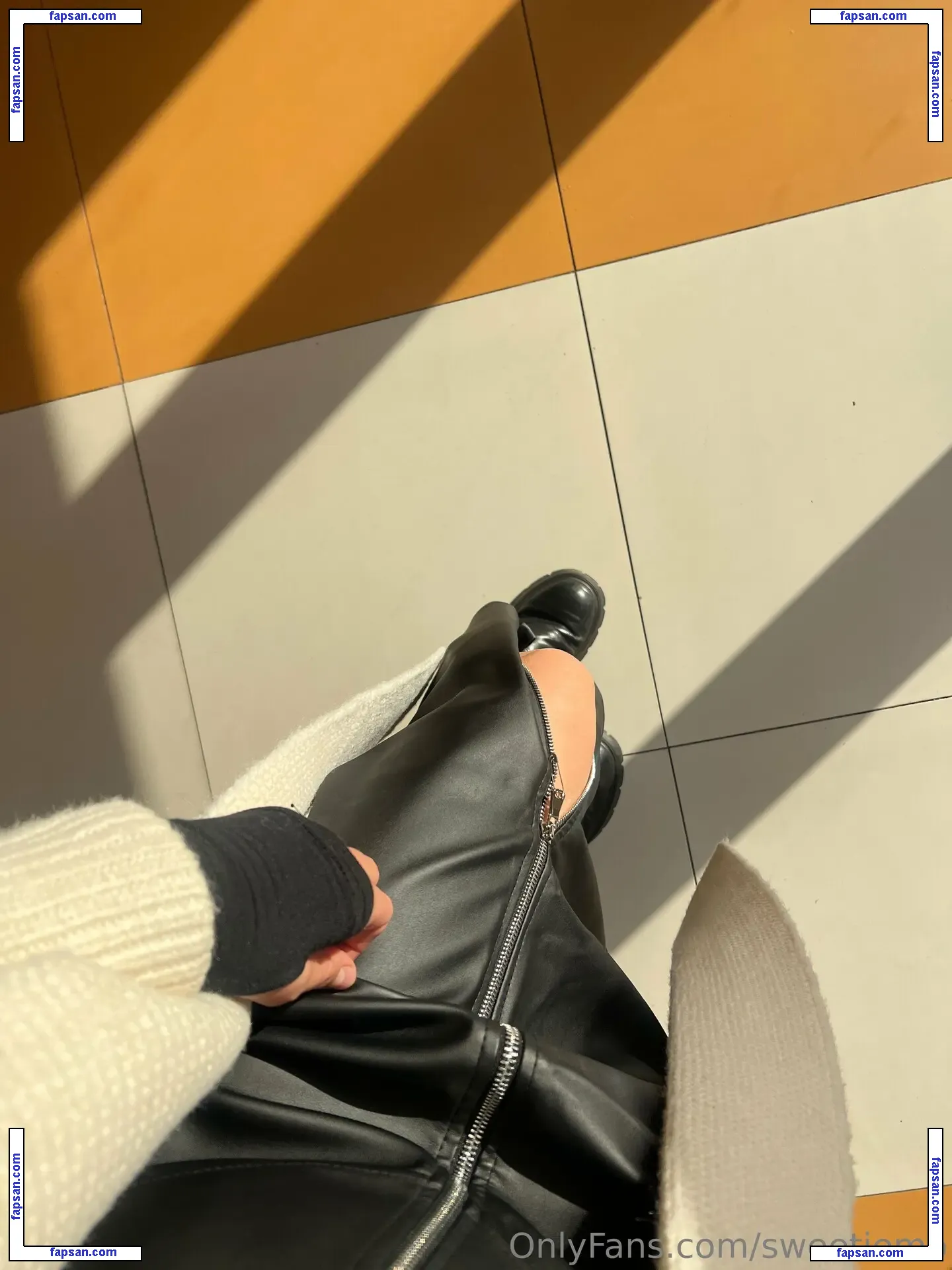 sweetiemo nude photo #0017 from OnlyFans