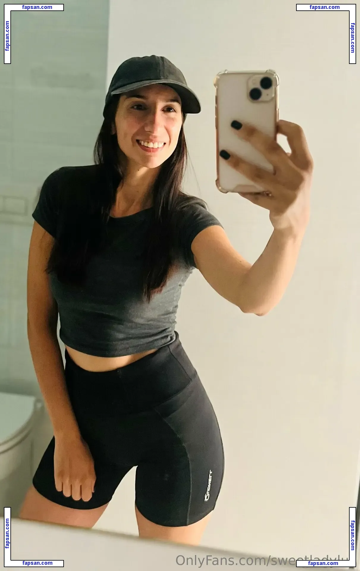 sweetladyluu nude photo #0008 from OnlyFans