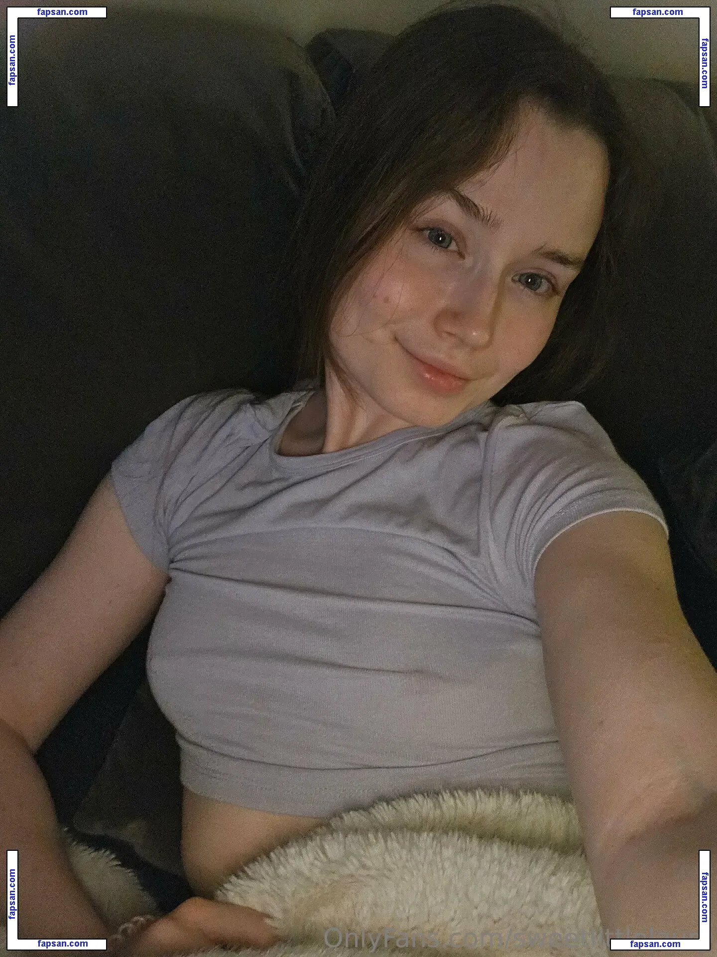 sweetlittlelaury nude photo #0027 from OnlyFans