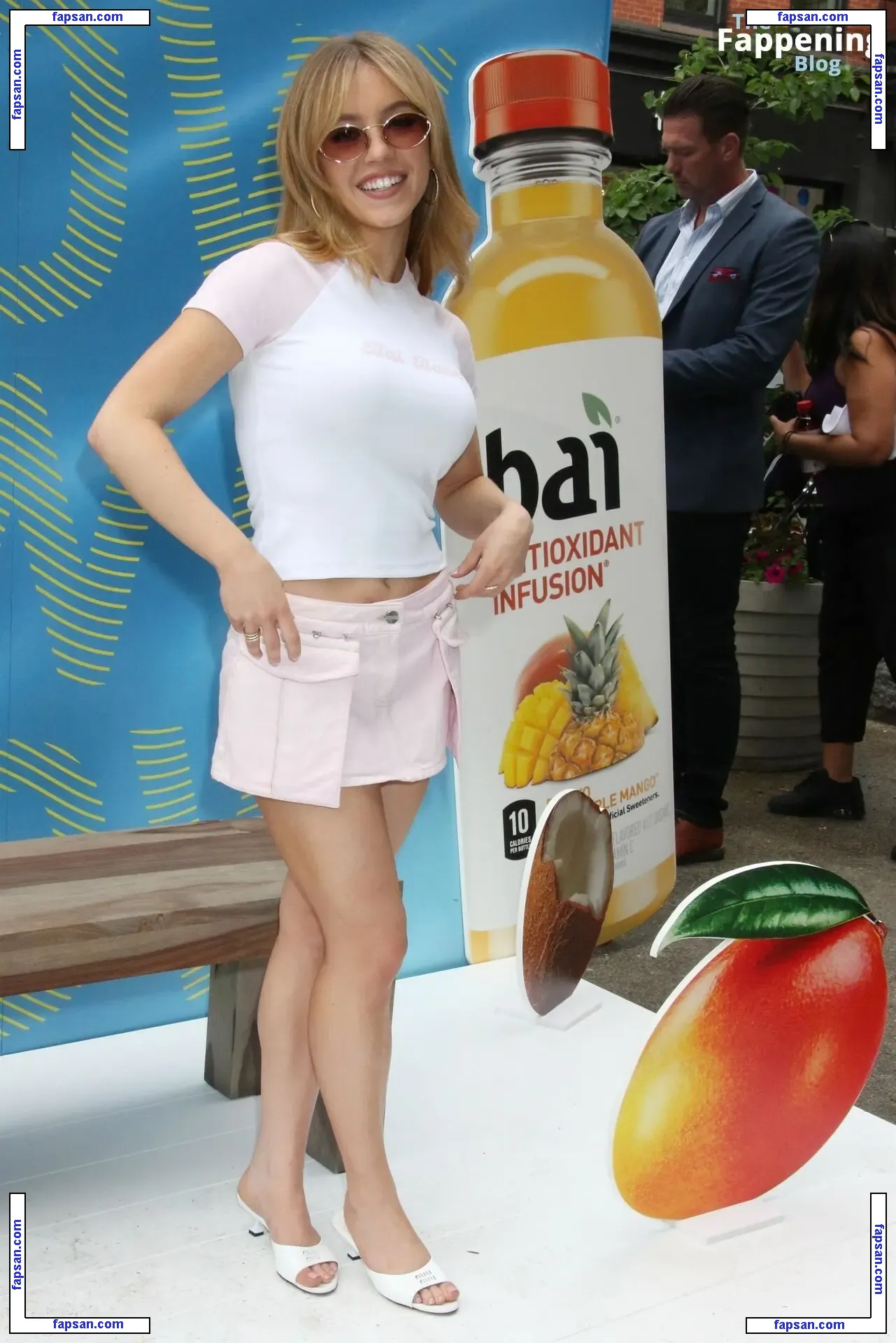 Sydney Sweeney nude photo #4198 from OnlyFans