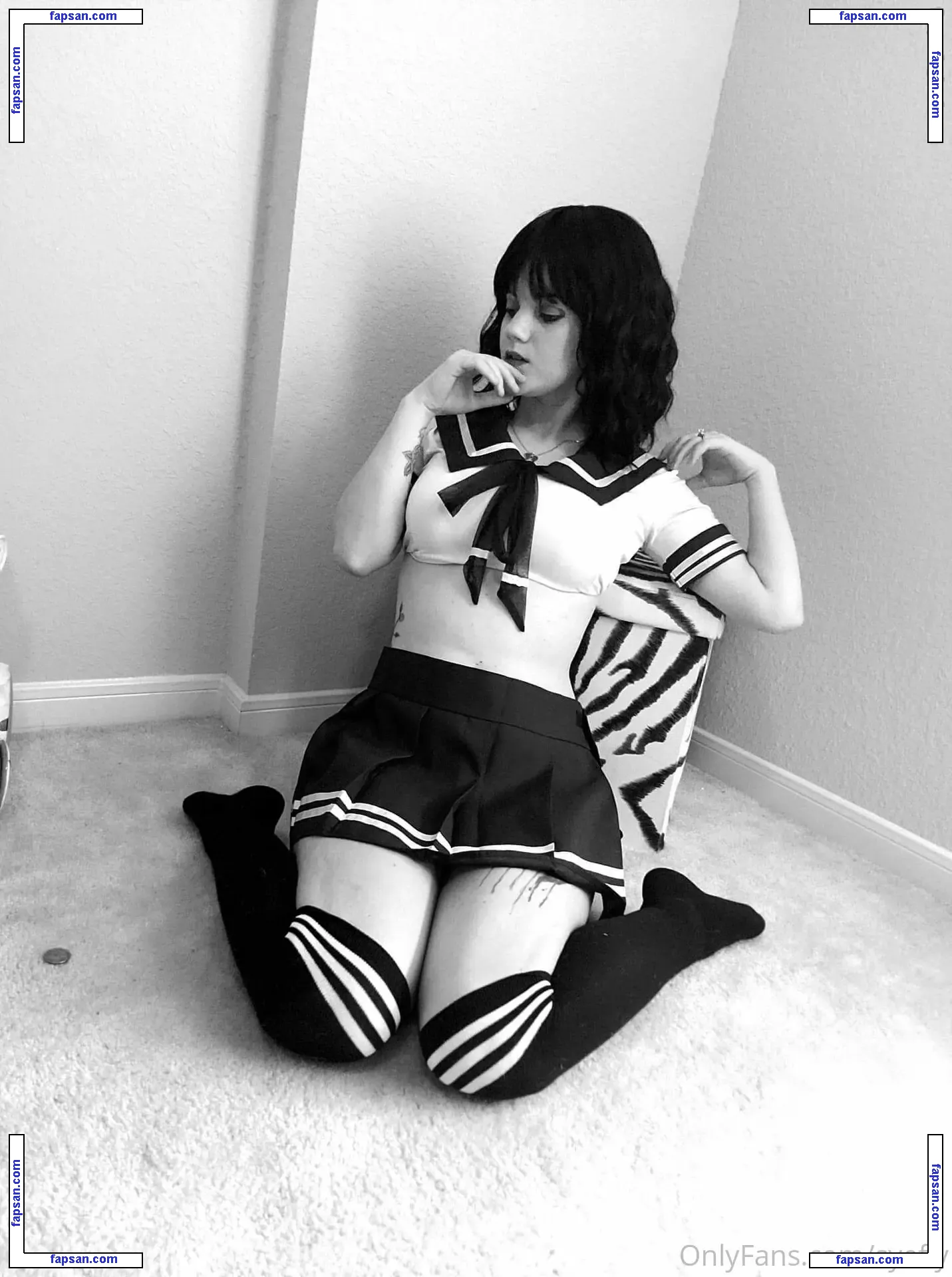 Syefly голая фото #0032 с Онлифанс