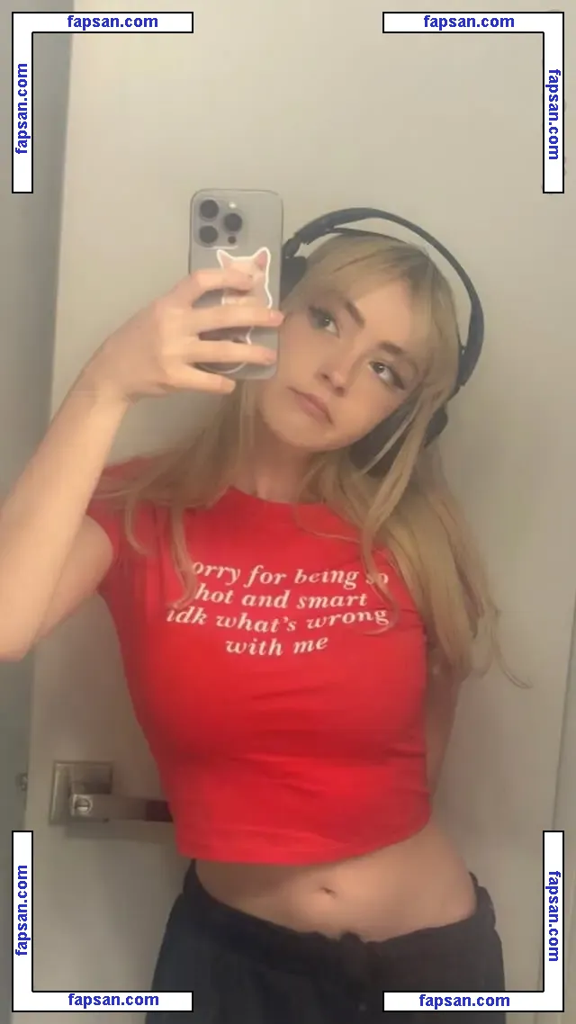 Sylvee nude photo #0012 from OnlyFans
