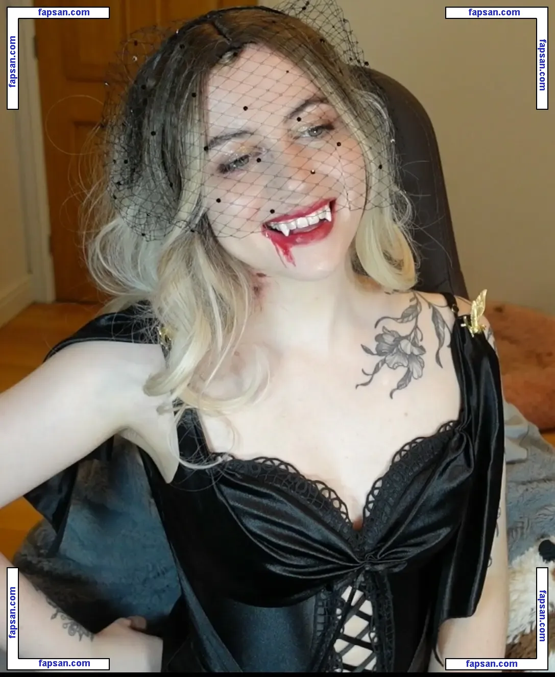 Symbalily nude photo #0012 from OnlyFans