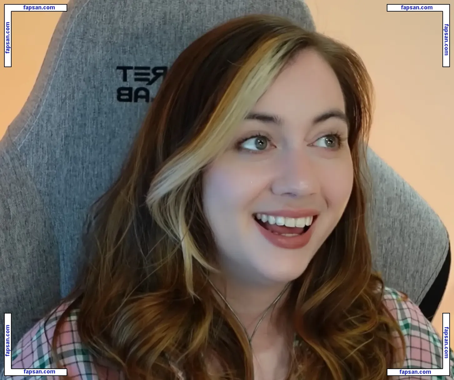 Symbalily nude photo #0014 from OnlyFans