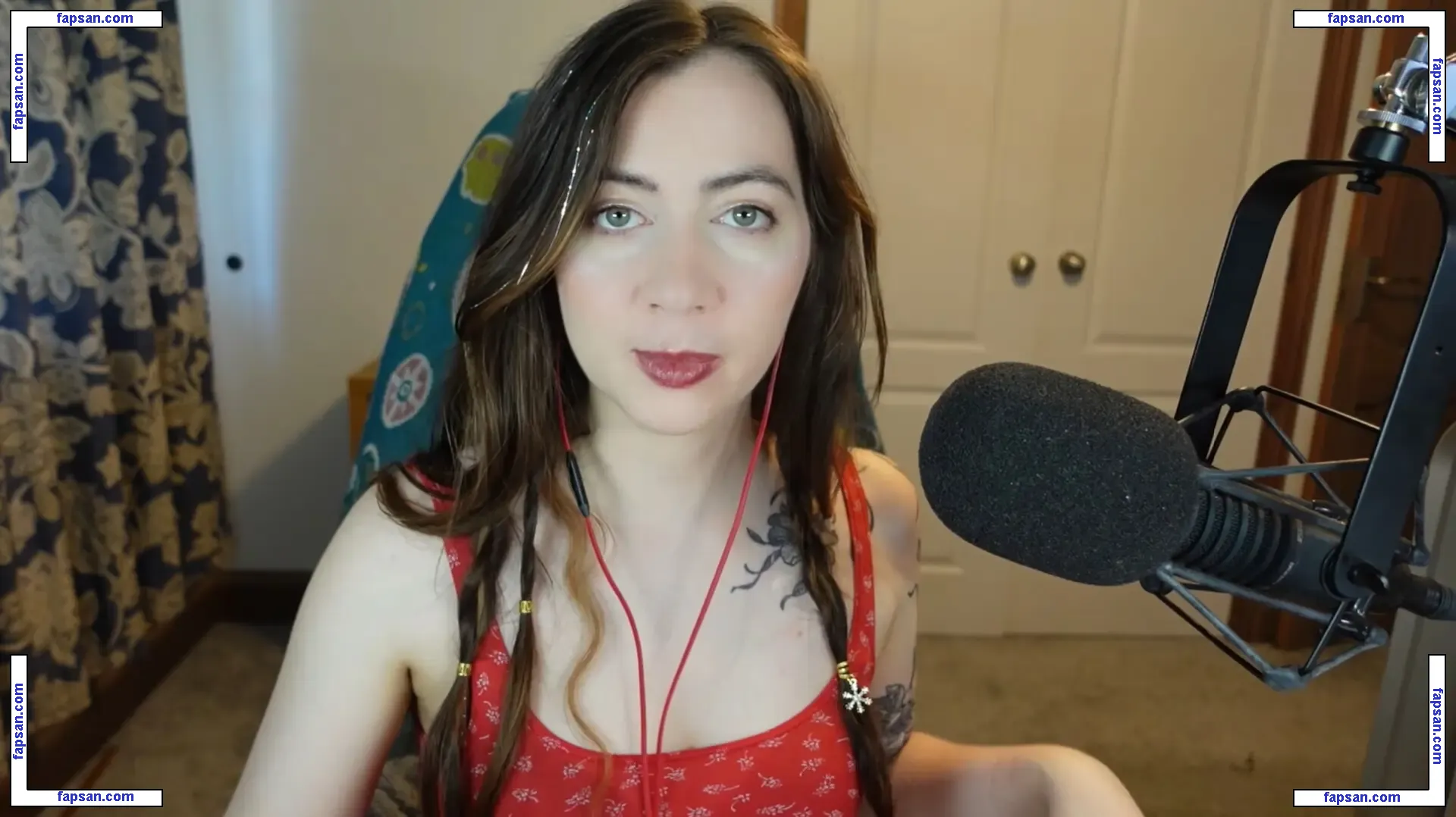 Symbalily nude photo #0020 from OnlyFans