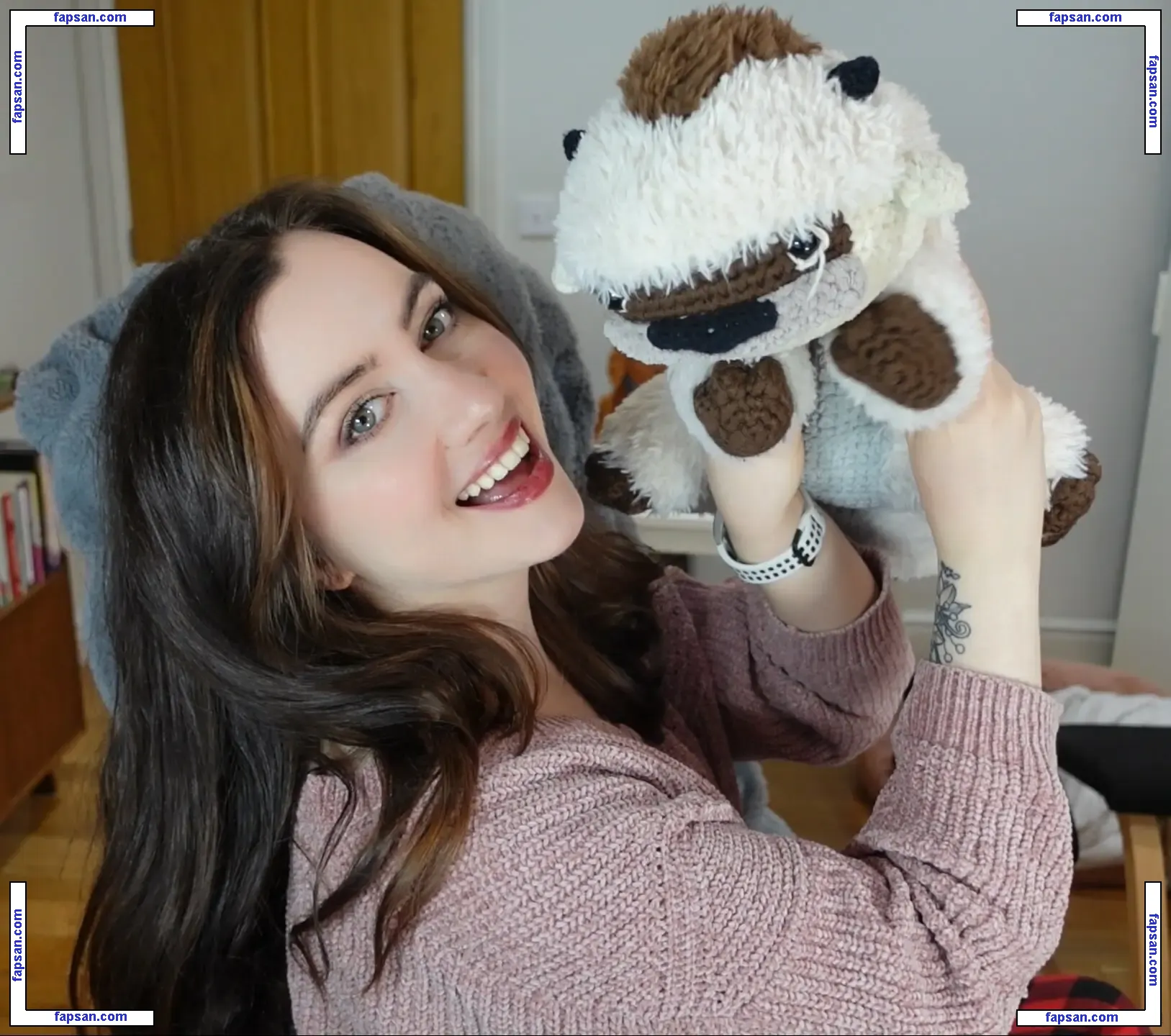 Symbalily nude photo #0021 from OnlyFans