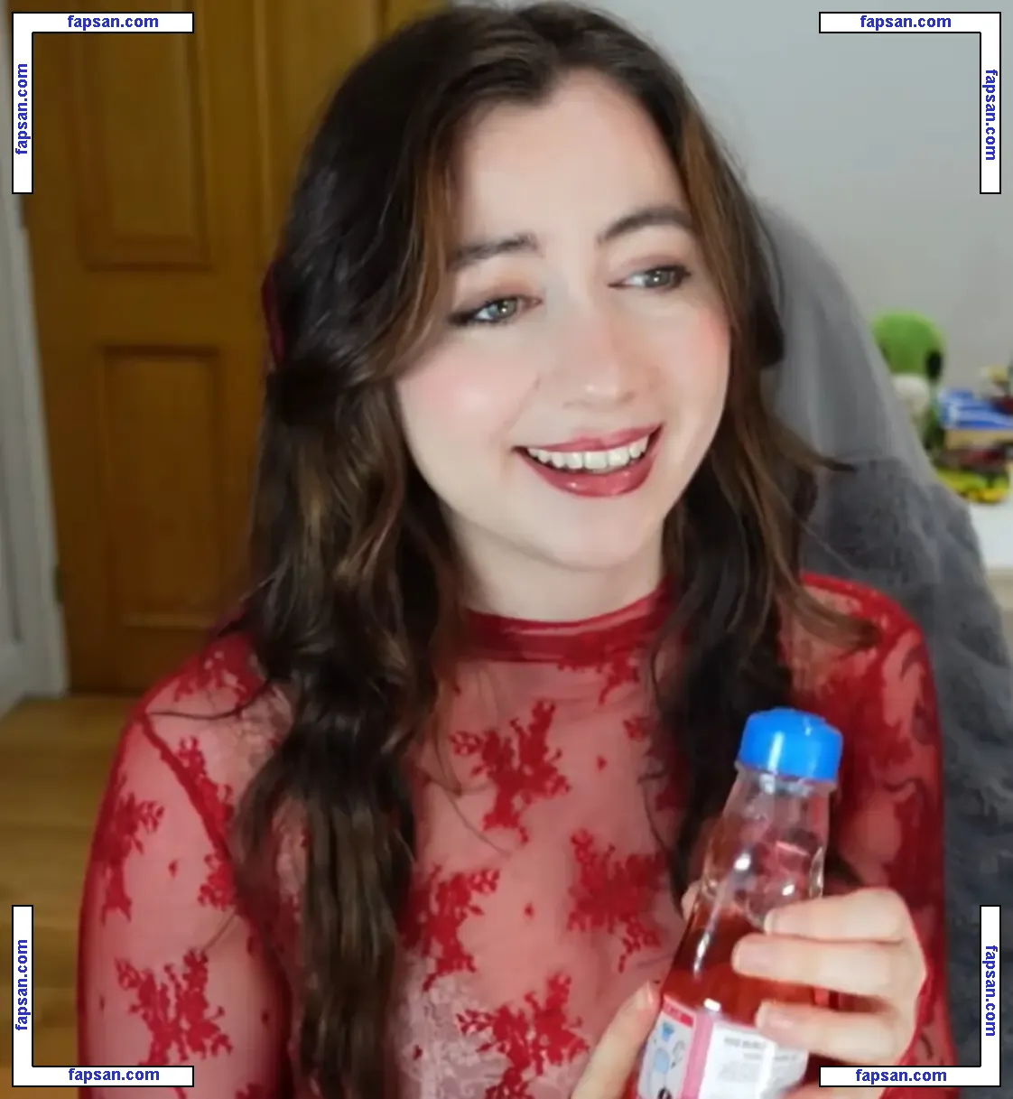 Symbalily nude photo #0024 from OnlyFans