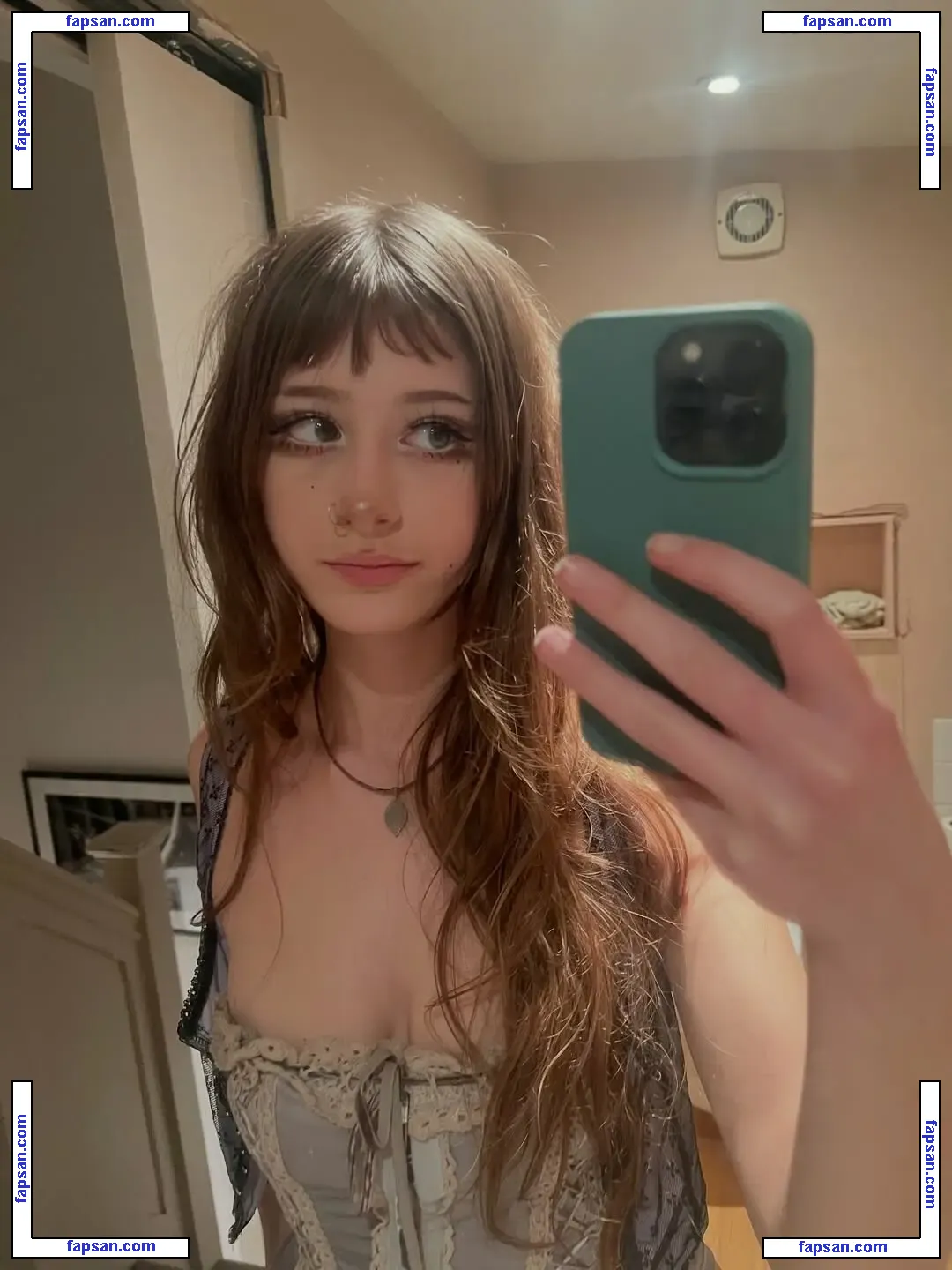 syvaella23 nude photo #0002 from OnlyFans