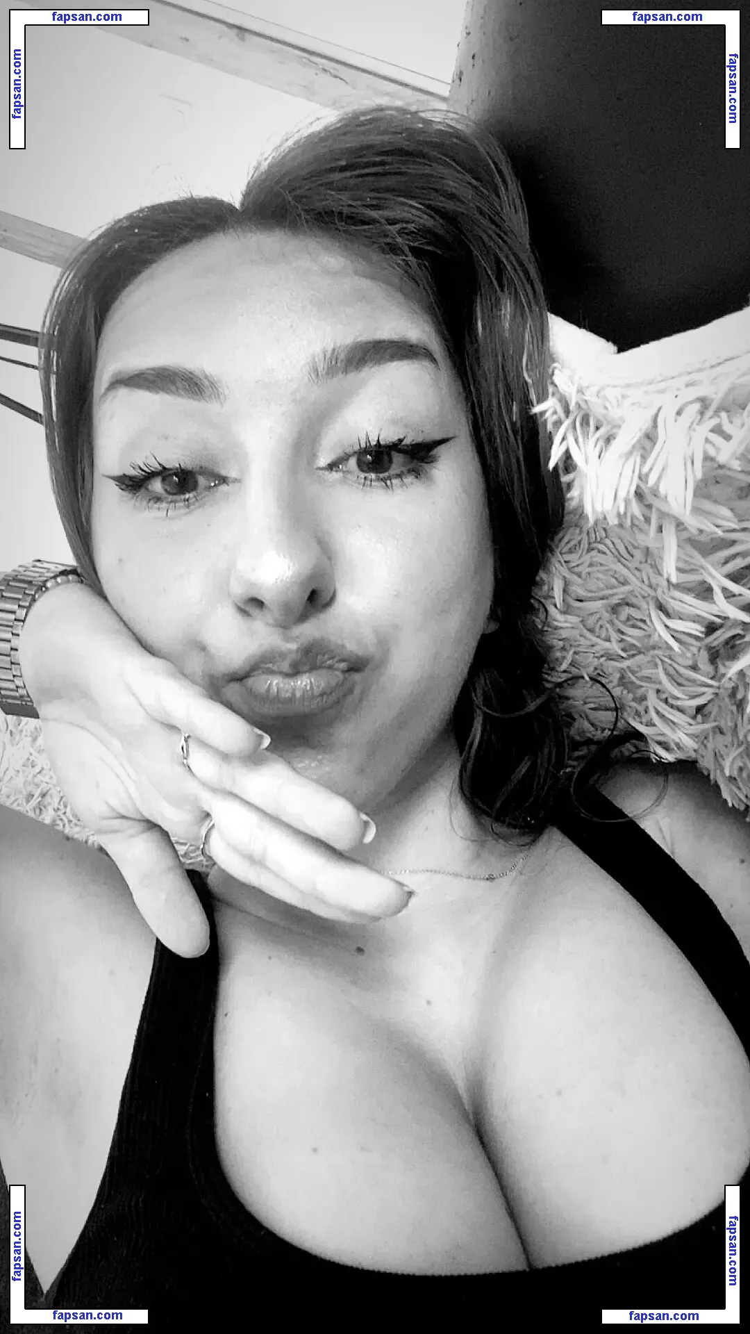 Sznchqt nude photo #0008 from OnlyFans