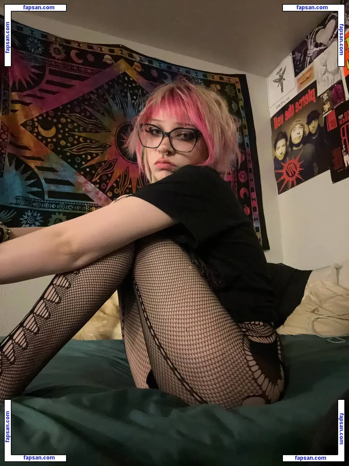 t00fs голая фото #0019 с Онлифанс