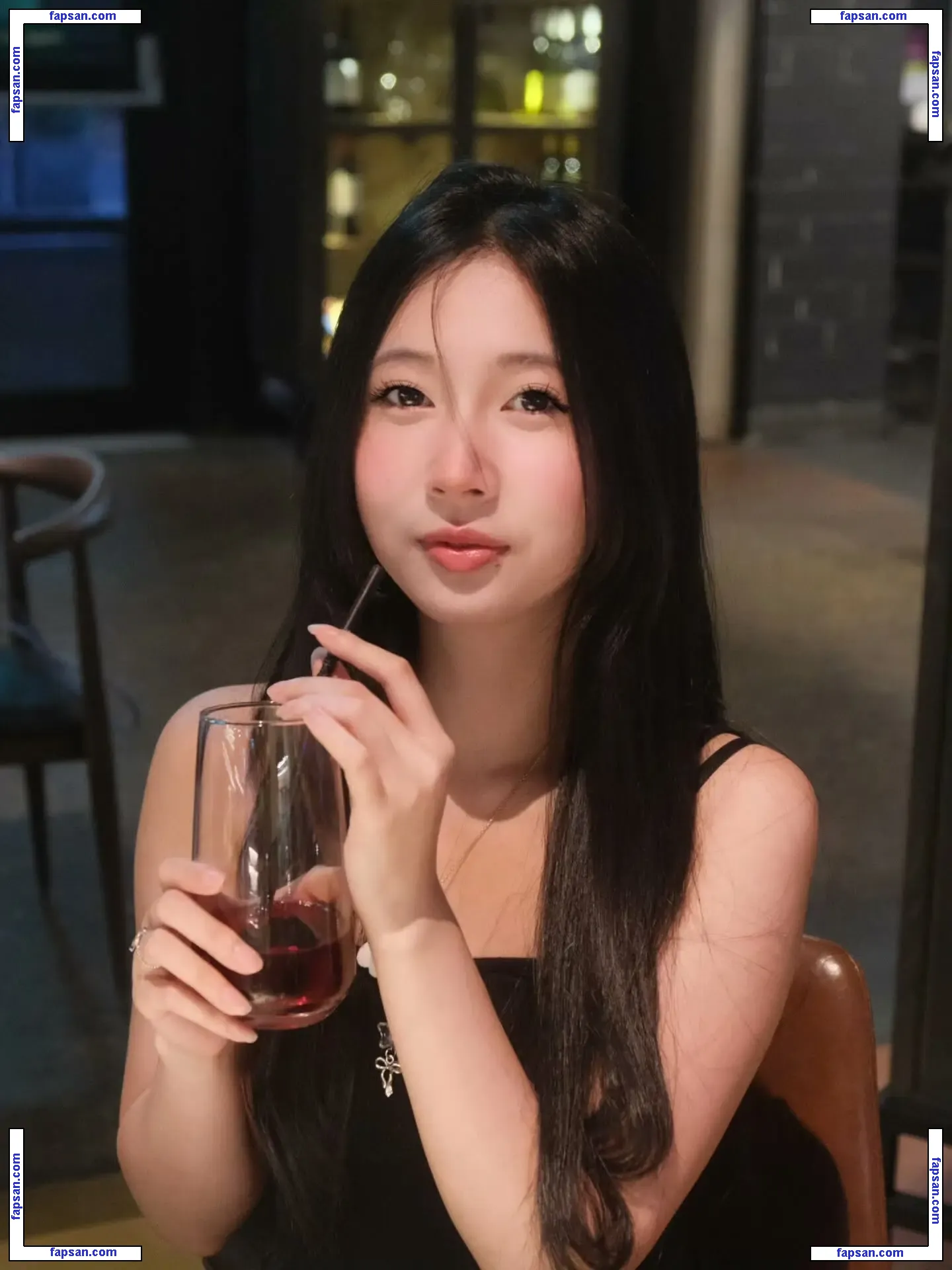 T10Nat голая фото #0049 с Онлифанс