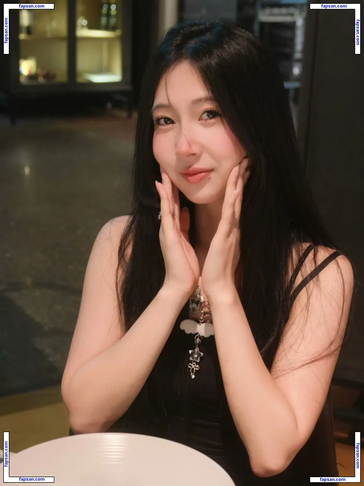 T10Nat голая фото #0051 с Онлифанс