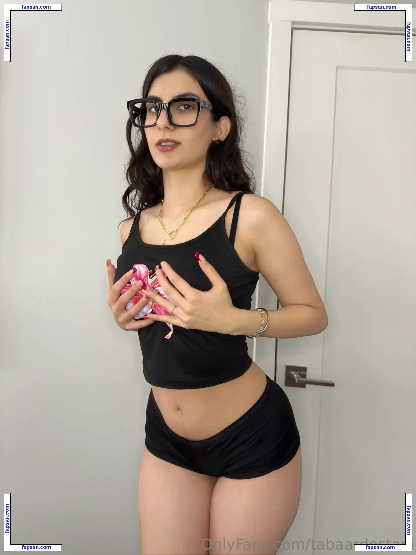 tabaardestani nude photo #0016 from OnlyFans